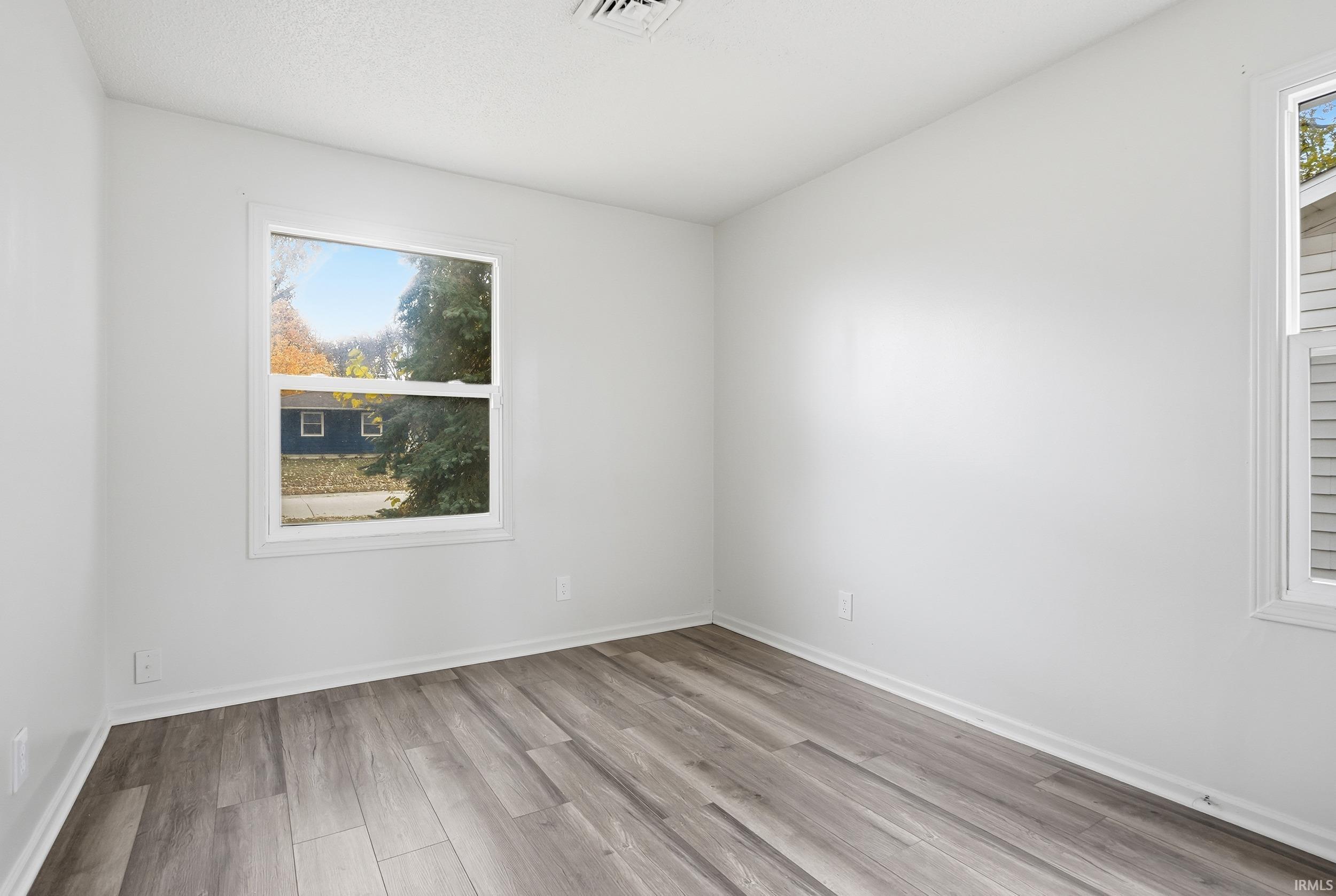 Photo 15 of 1107 Larch Lane