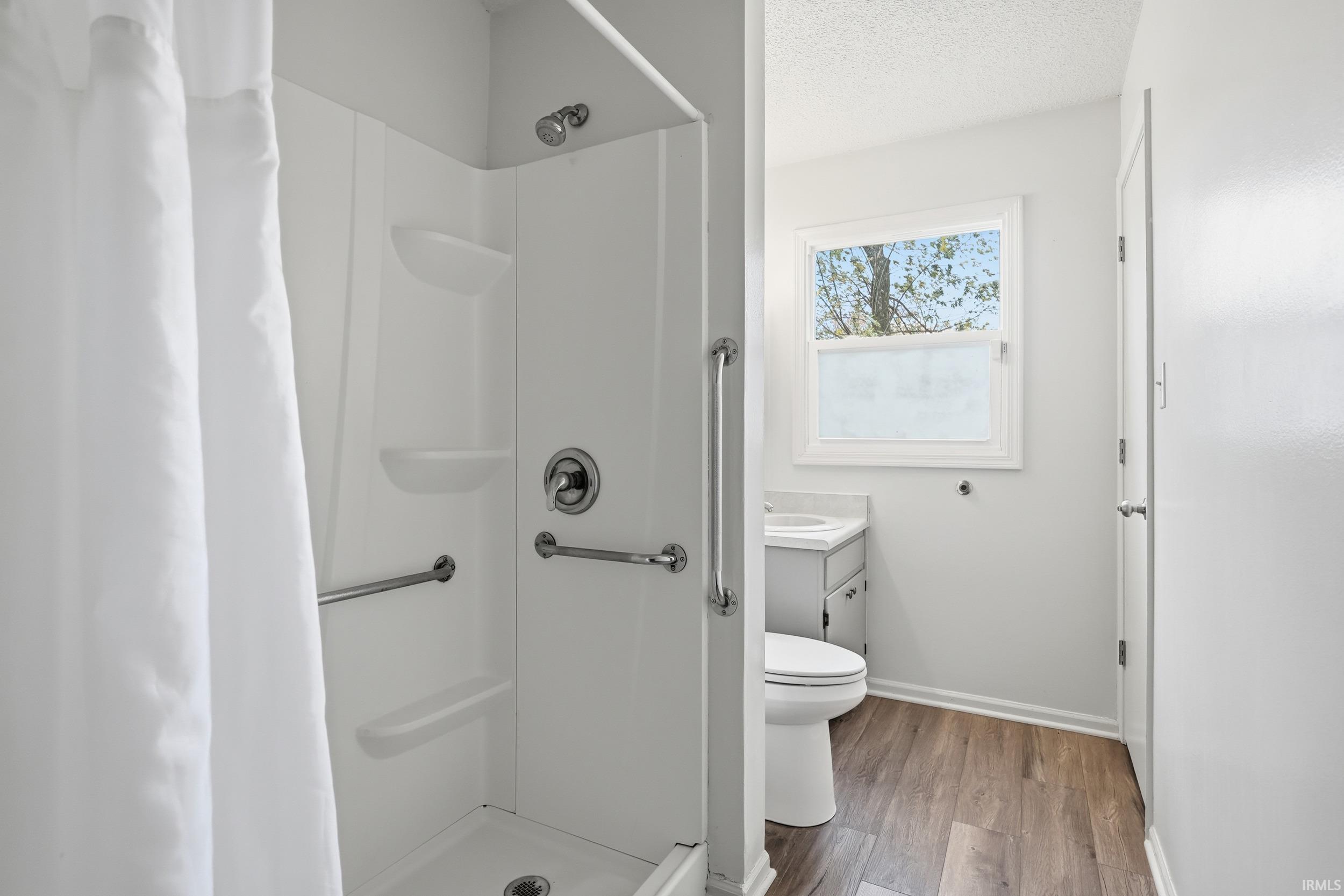 Photo 19 of 1107 Larch Lane