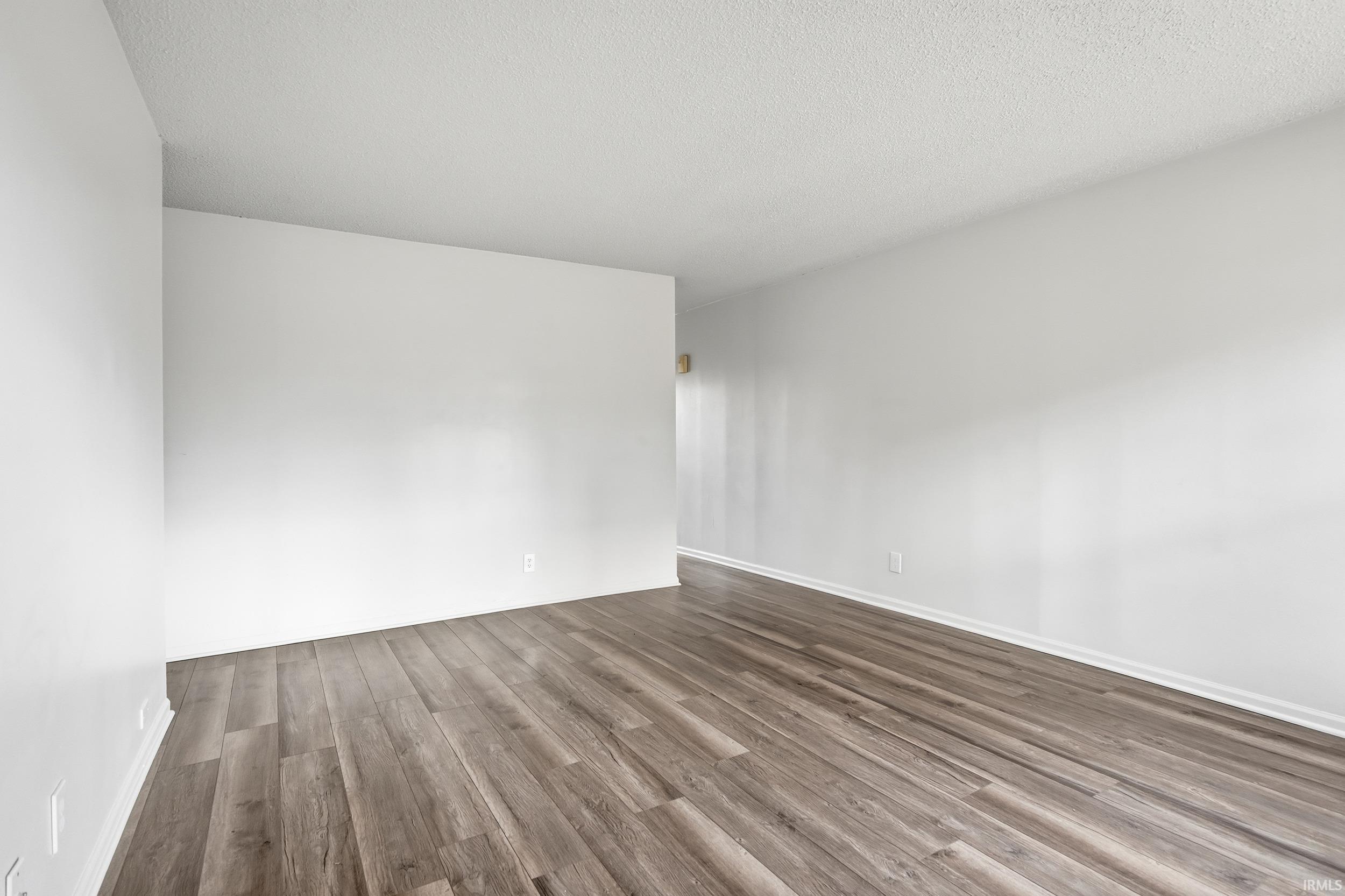 Photo 5 of 1107 Larch Lane