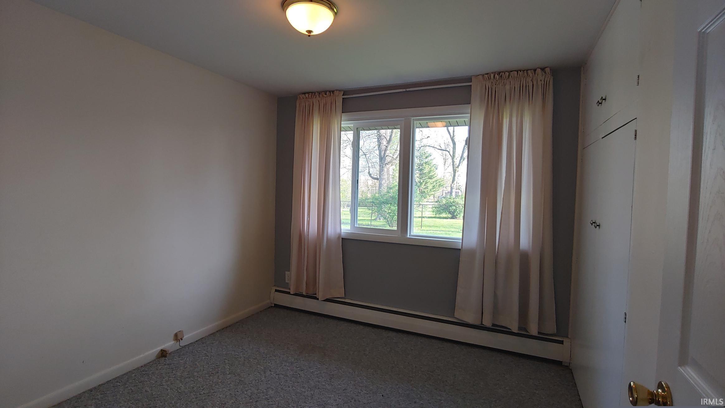 Photo 17 of 217 W WASHINGTON CENTER Road