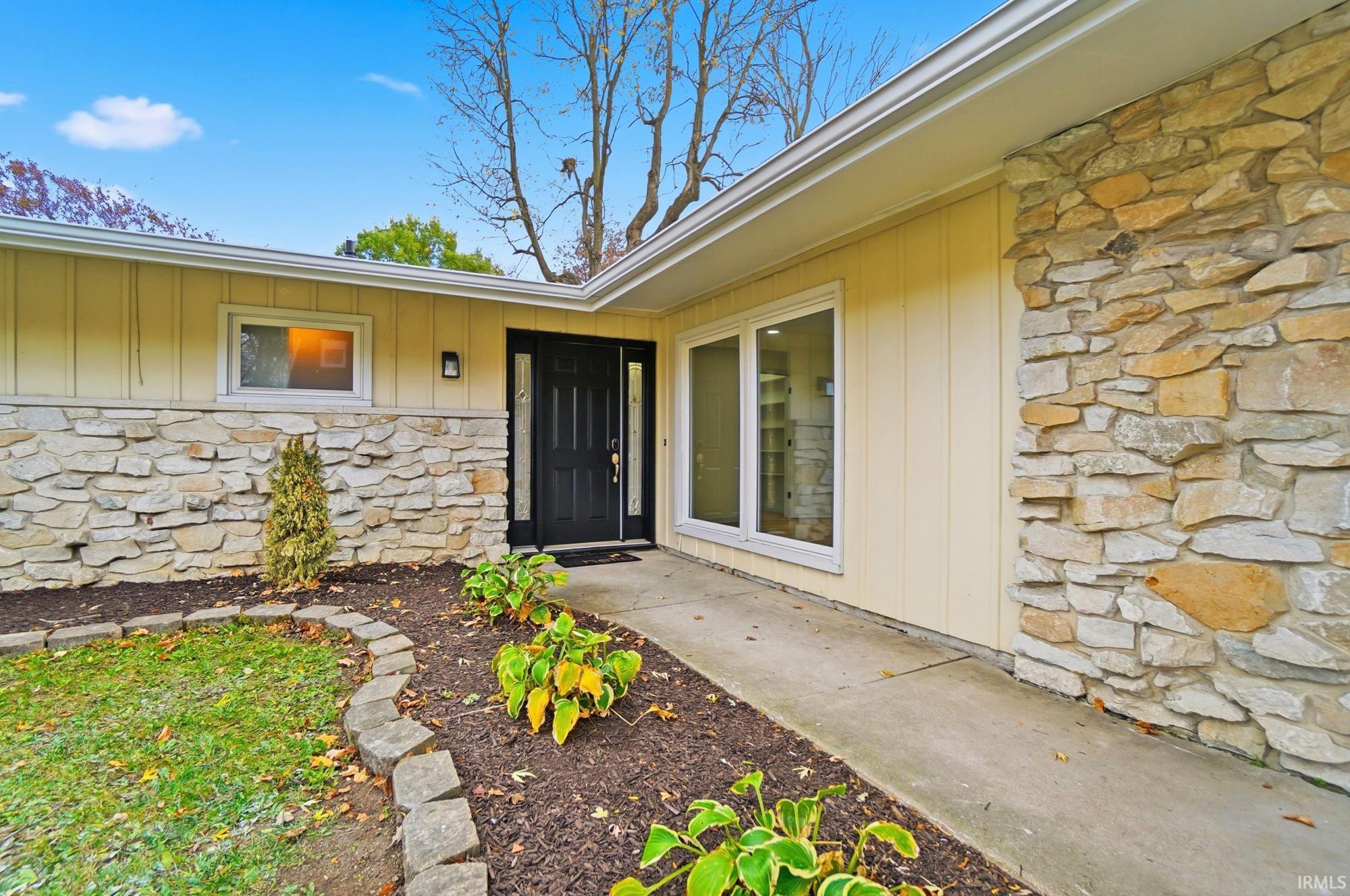 Photo 4 of 7028 Blackhawk Lane