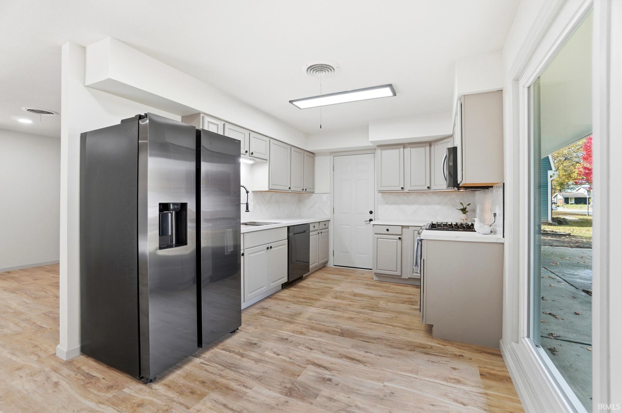 Photo 7 of 7028 Blackhawk Lane