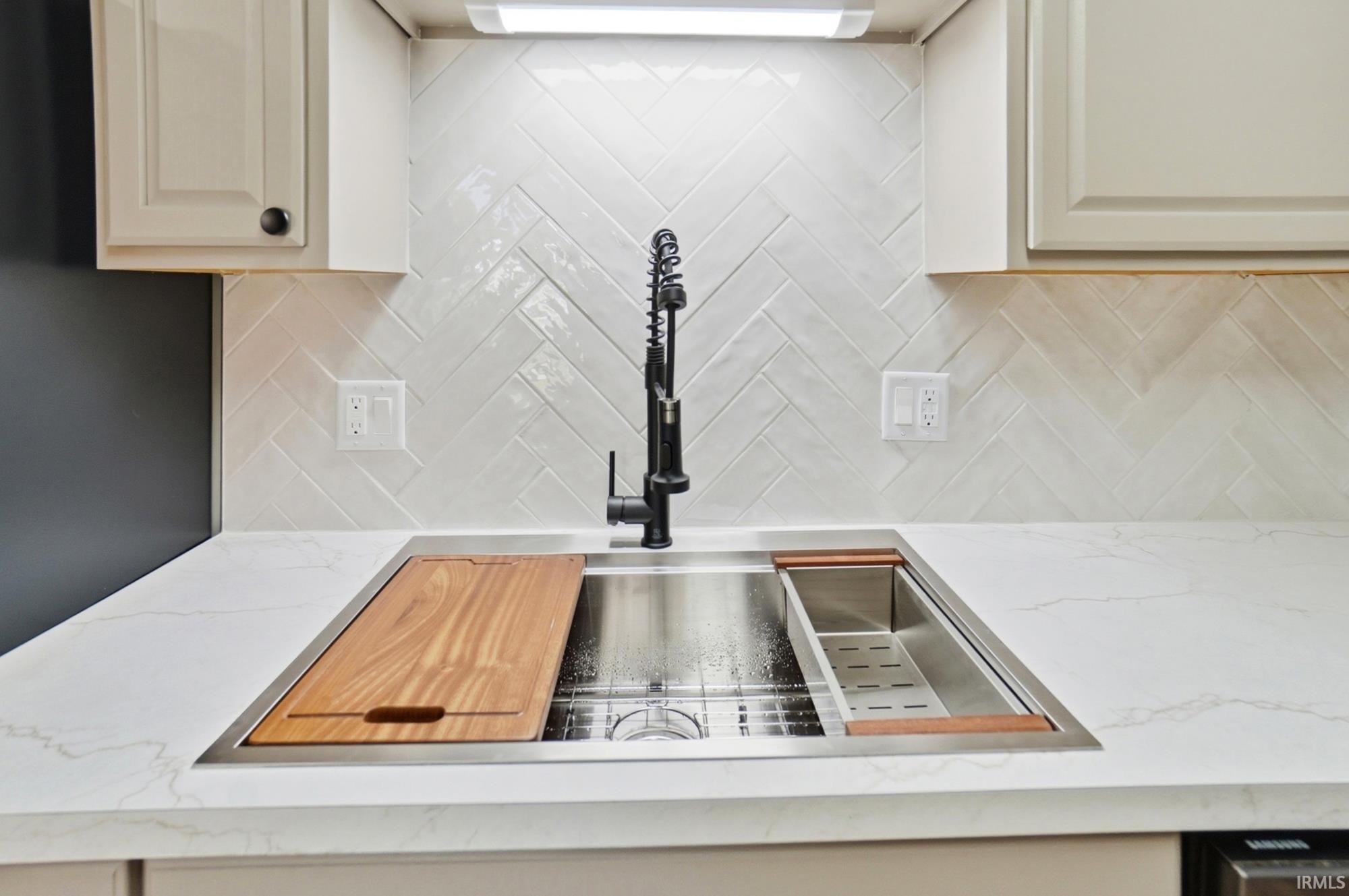 Photo 8 of 7028 Blackhawk Lane