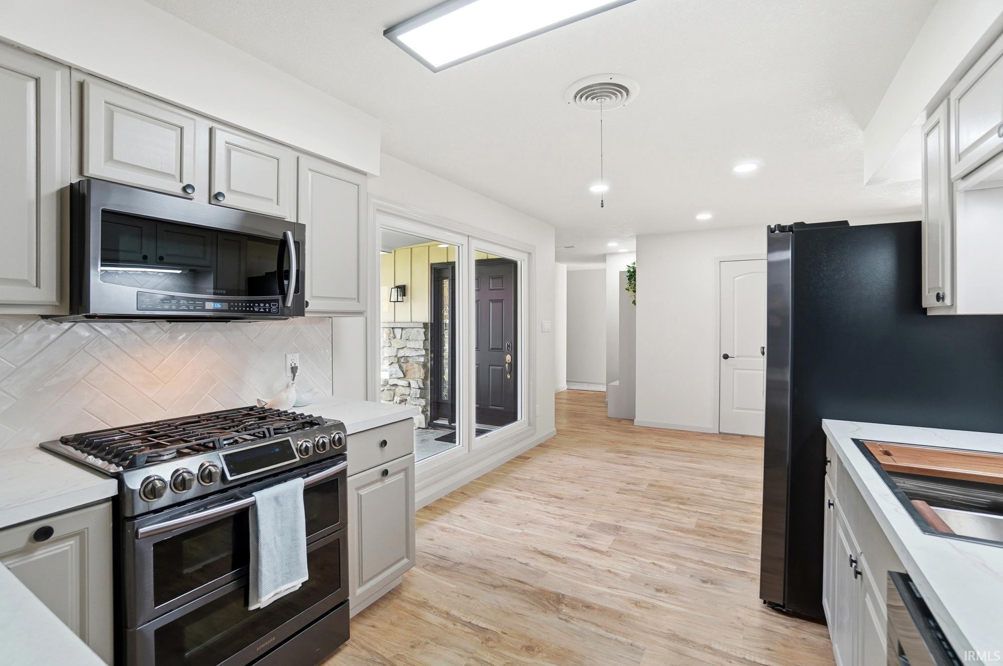 Photo 9 of 7028 Blackhawk Lane