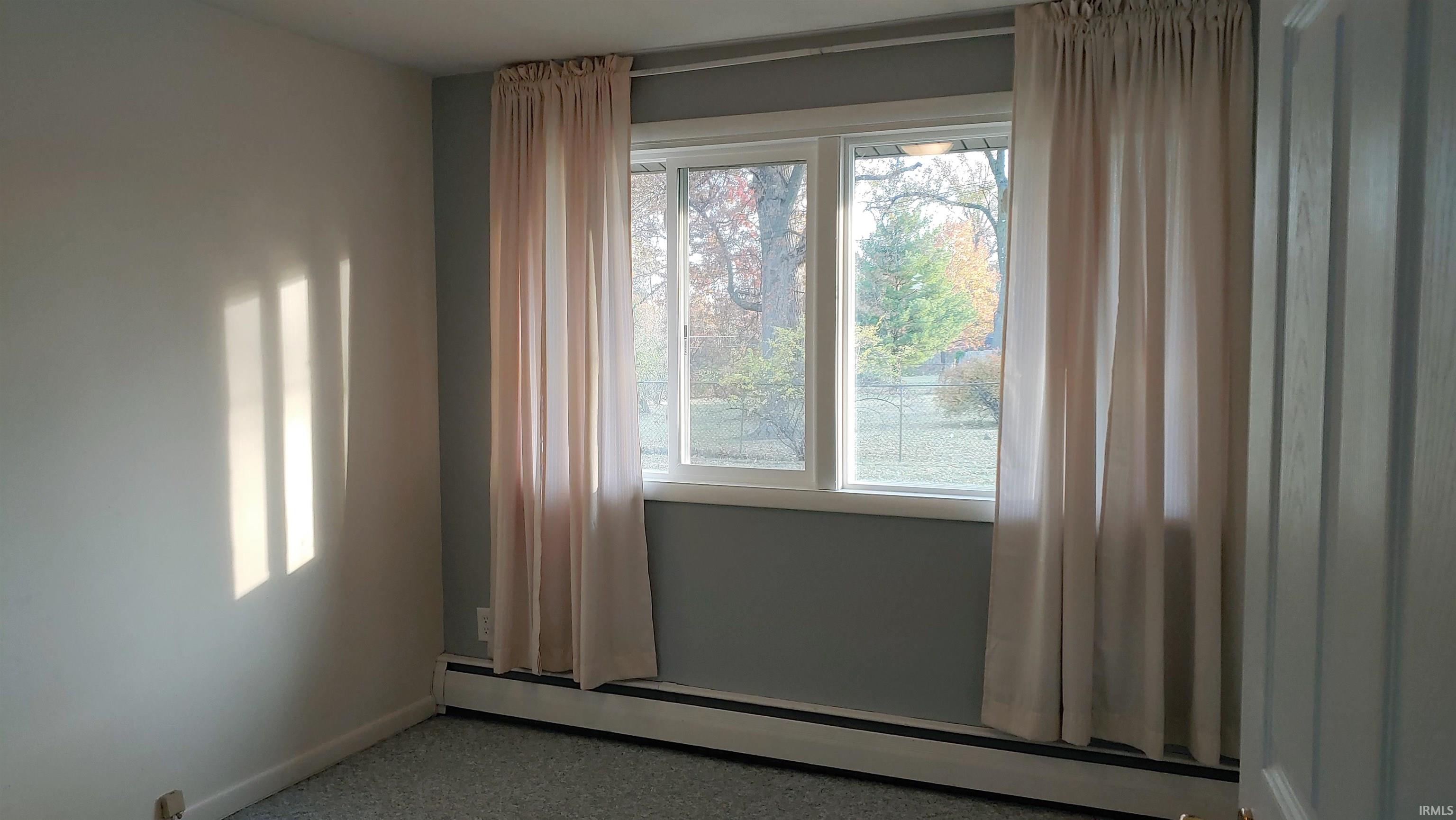 Photo 18 of 217 W WASHINGTON CENTER Road