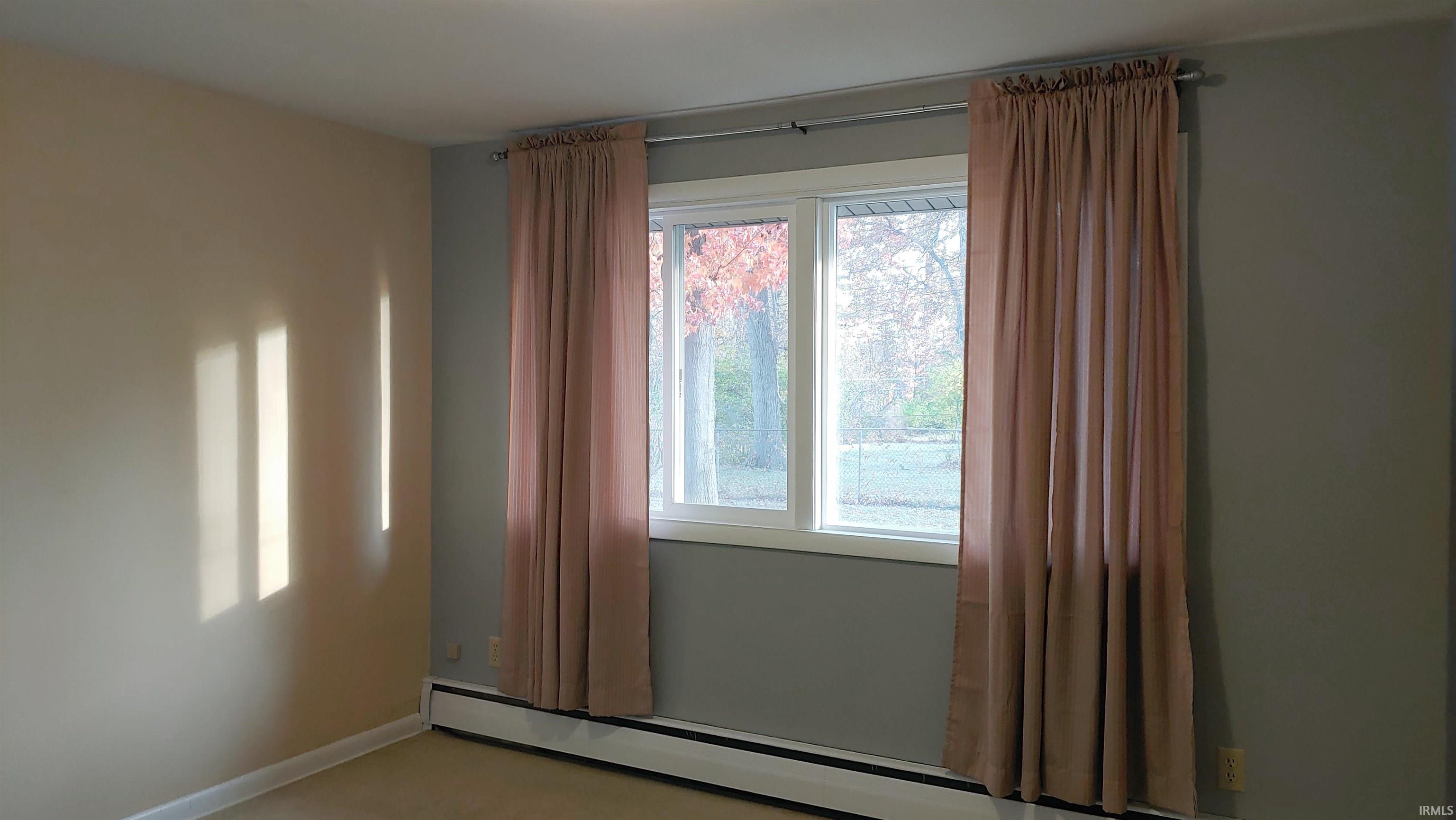 Photo 20 of 217 W WASHINGTON CENTER Road