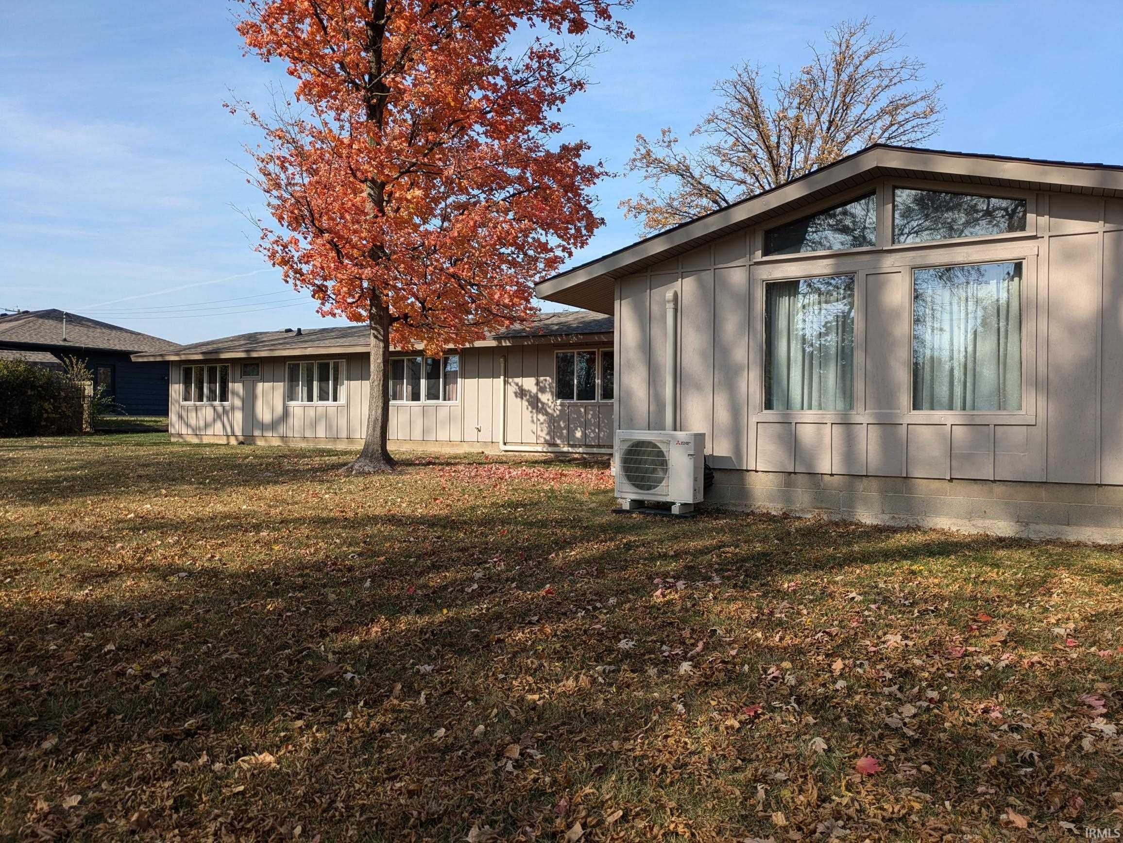 Photo 27 of 217 W WASHINGTON CENTER Road