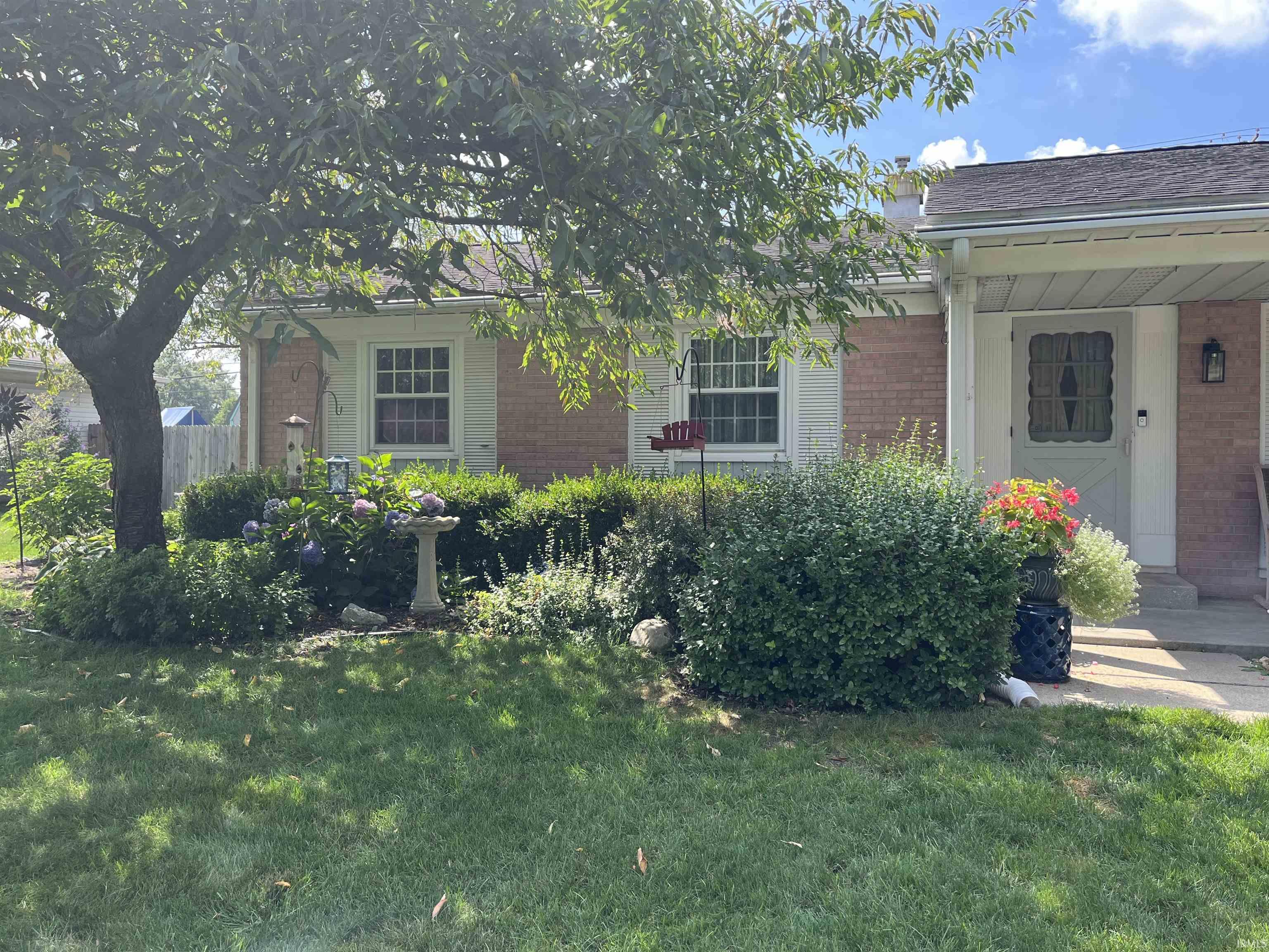 Photo 2 of 1505 N Bay Drive