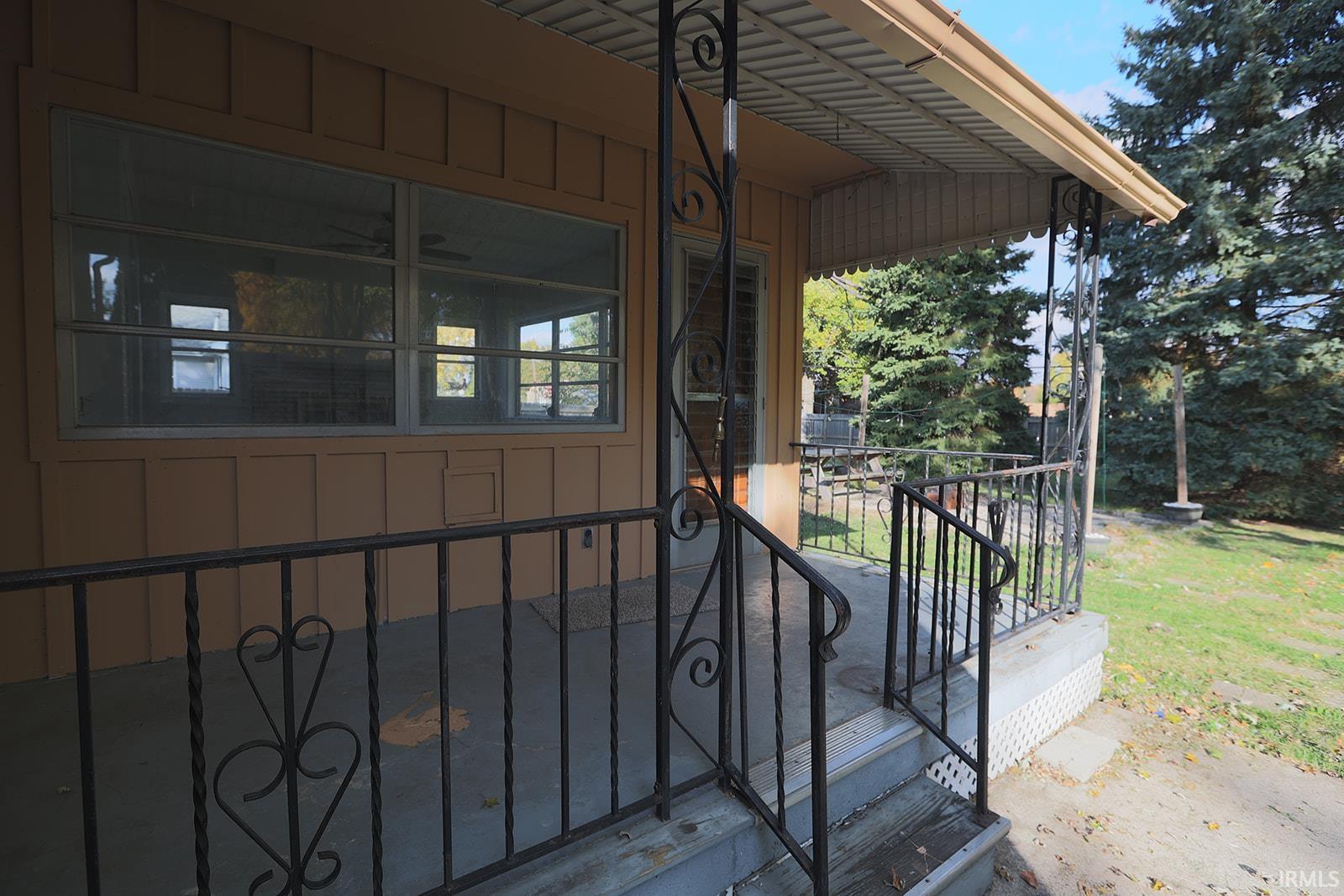 Homes for sale in Warsaw, IN | 1103 Ranch Rd, Warsaw, IN 46580 | MLS# 202544423