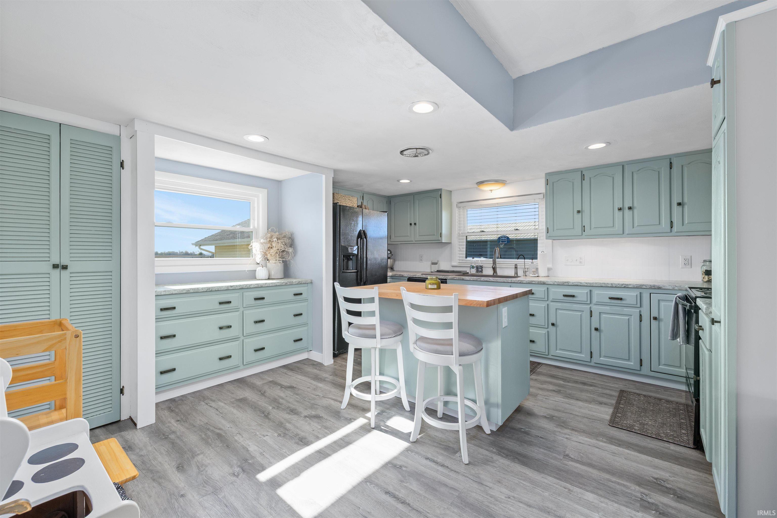 Photo 23 of 606 W 400 S Road