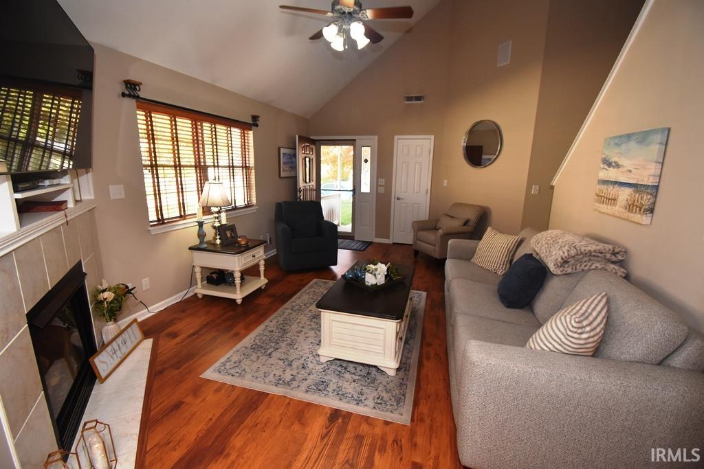 Homes for sale in Indianapolis, IN | 933 Amesbury Ct, Indianapolis, IN 46217 | MLS# 202544443