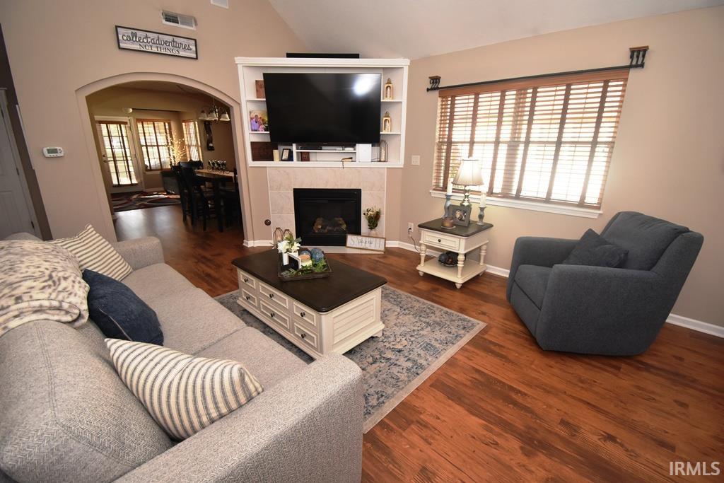 Homes for sale in Indianapolis, IN | 933 Amesbury Ct, Indianapolis, IN 46217 | MLS# 202544443