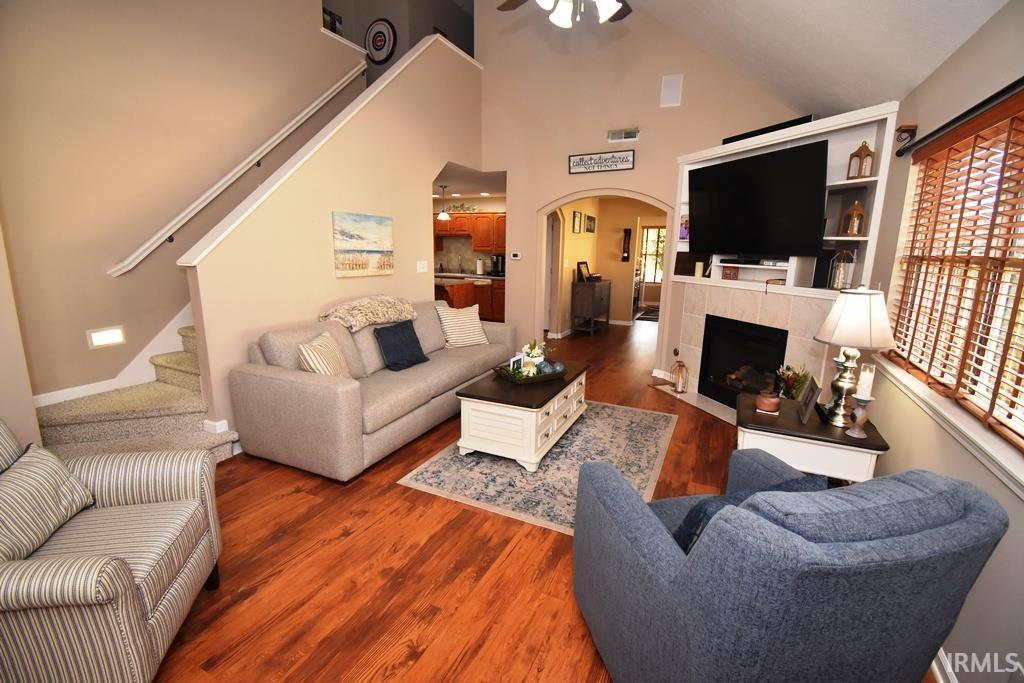 Homes for sale in Indianapolis, IN | 933 Amesbury Ct, Indianapolis, IN 46217 | MLS# 202544443