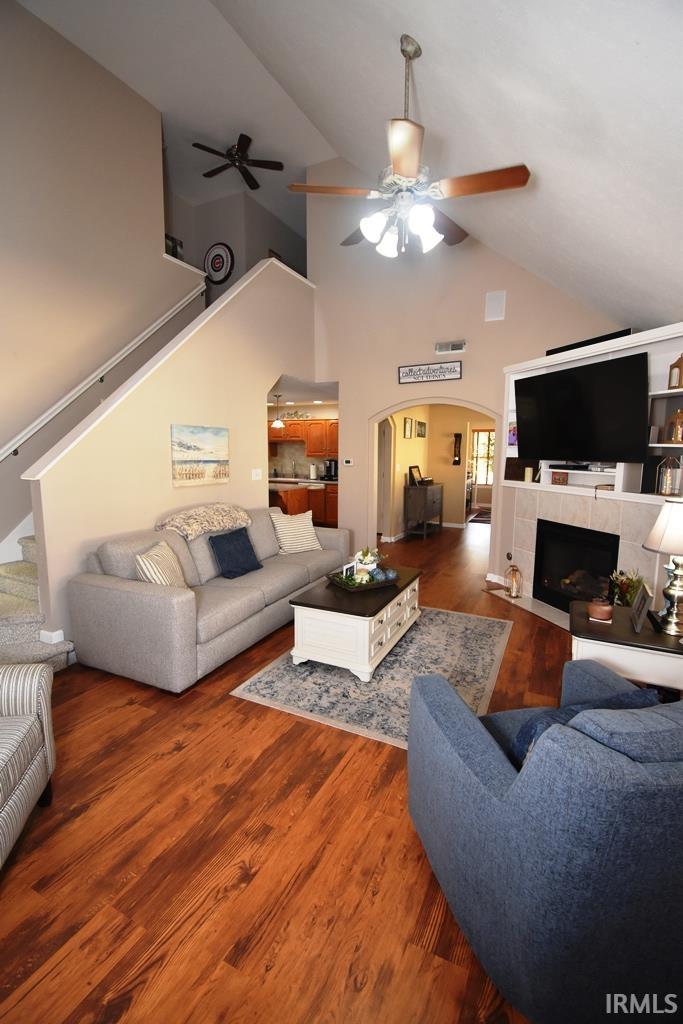 Homes for sale in Indianapolis, IN | 933 Amesbury Ct, Indianapolis, IN 46217 | MLS# 202544443