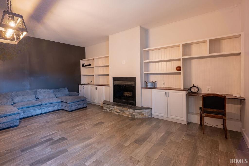 Photo 17 of 326 W Spring Street