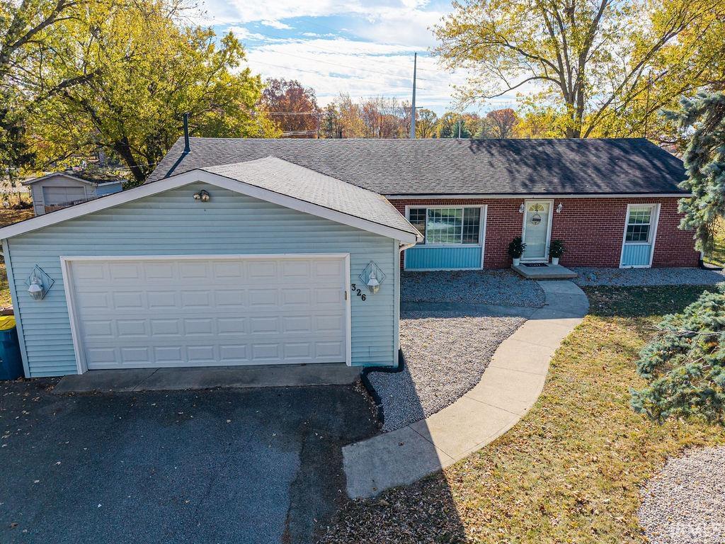 Photo 2 of 326 W Spring Street