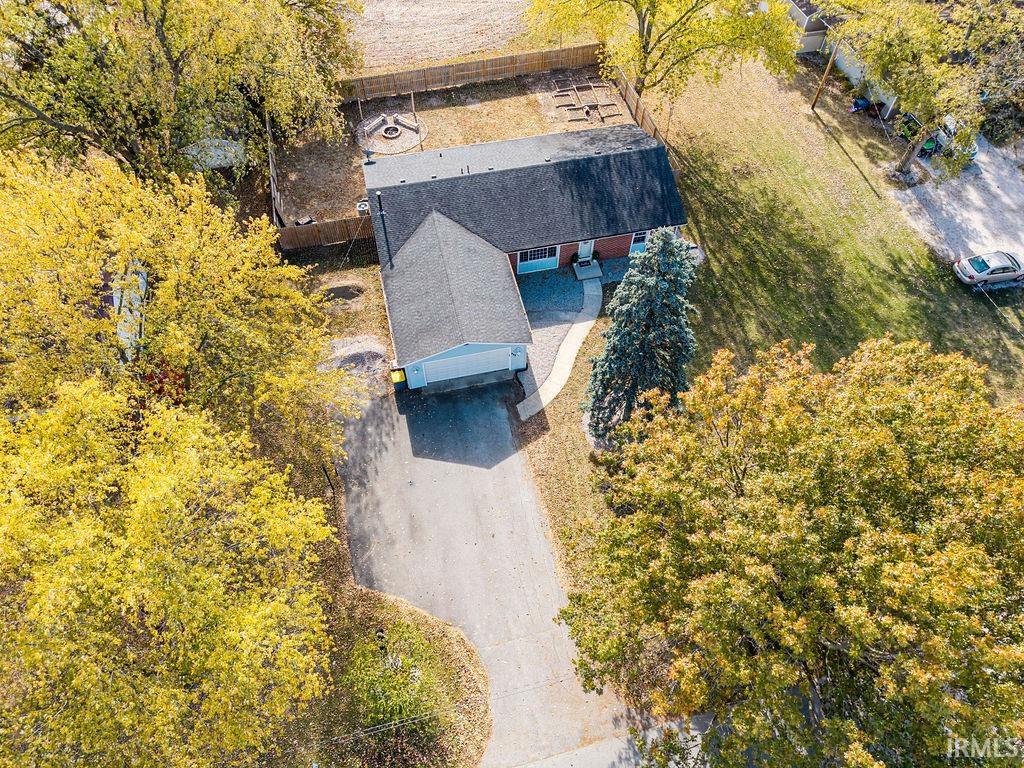 Photo 3 of 326 W Spring Street