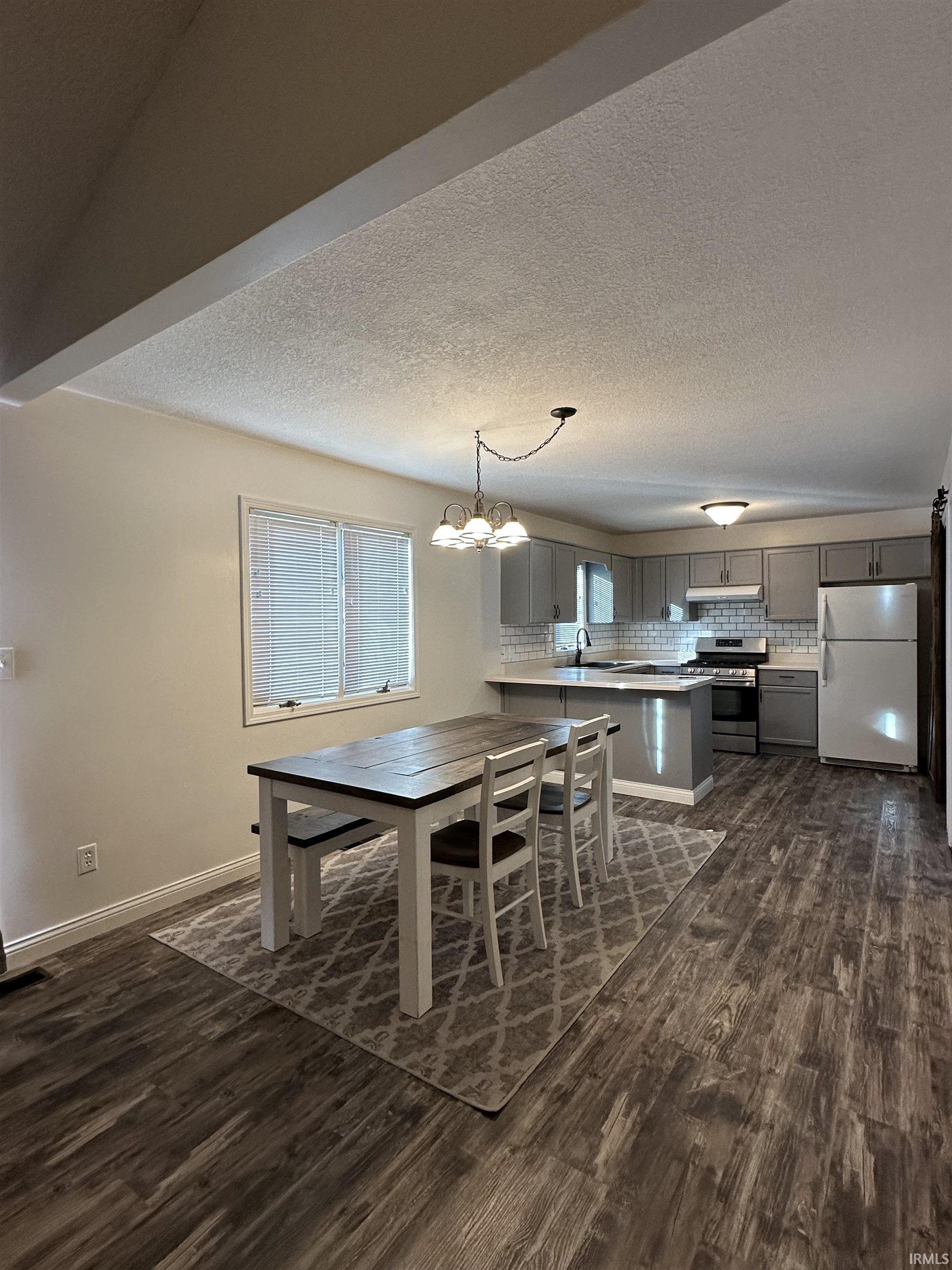 Photo 3 of 13606 Walker Mill Court