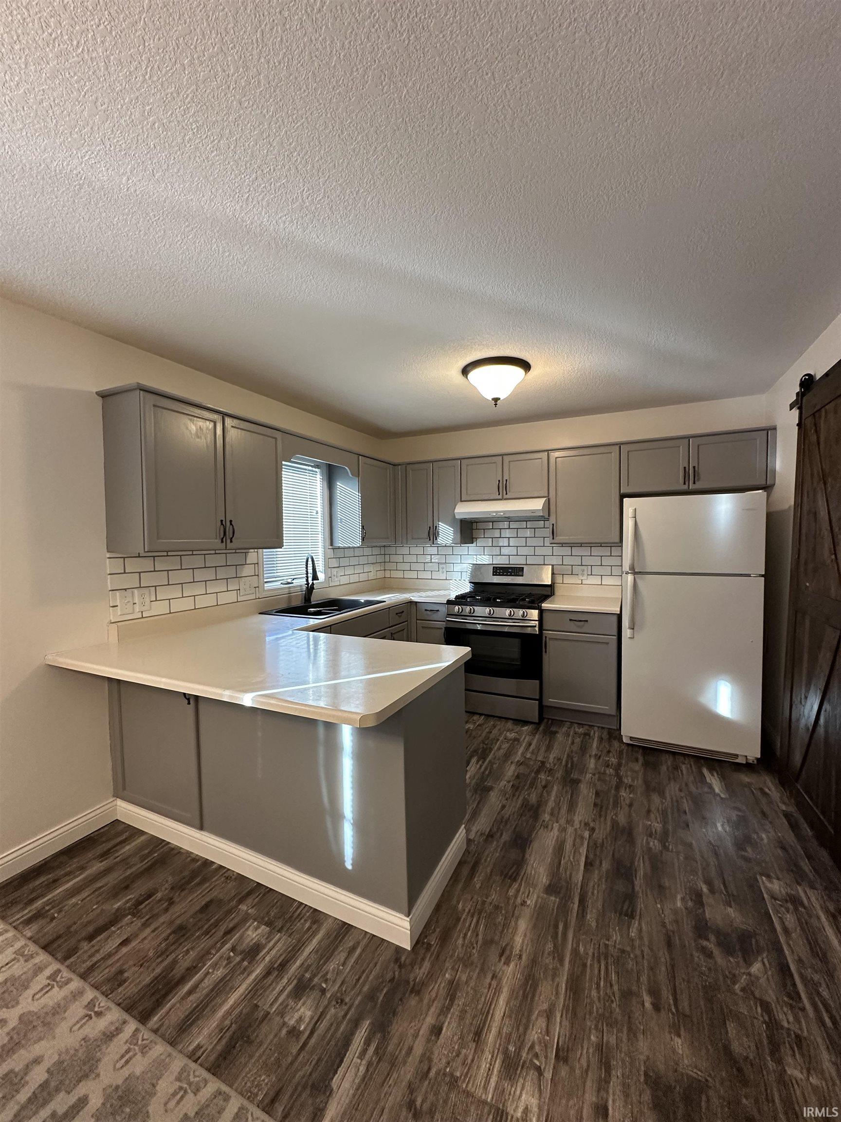 Photo 4 of 13606 Walker Mill Court