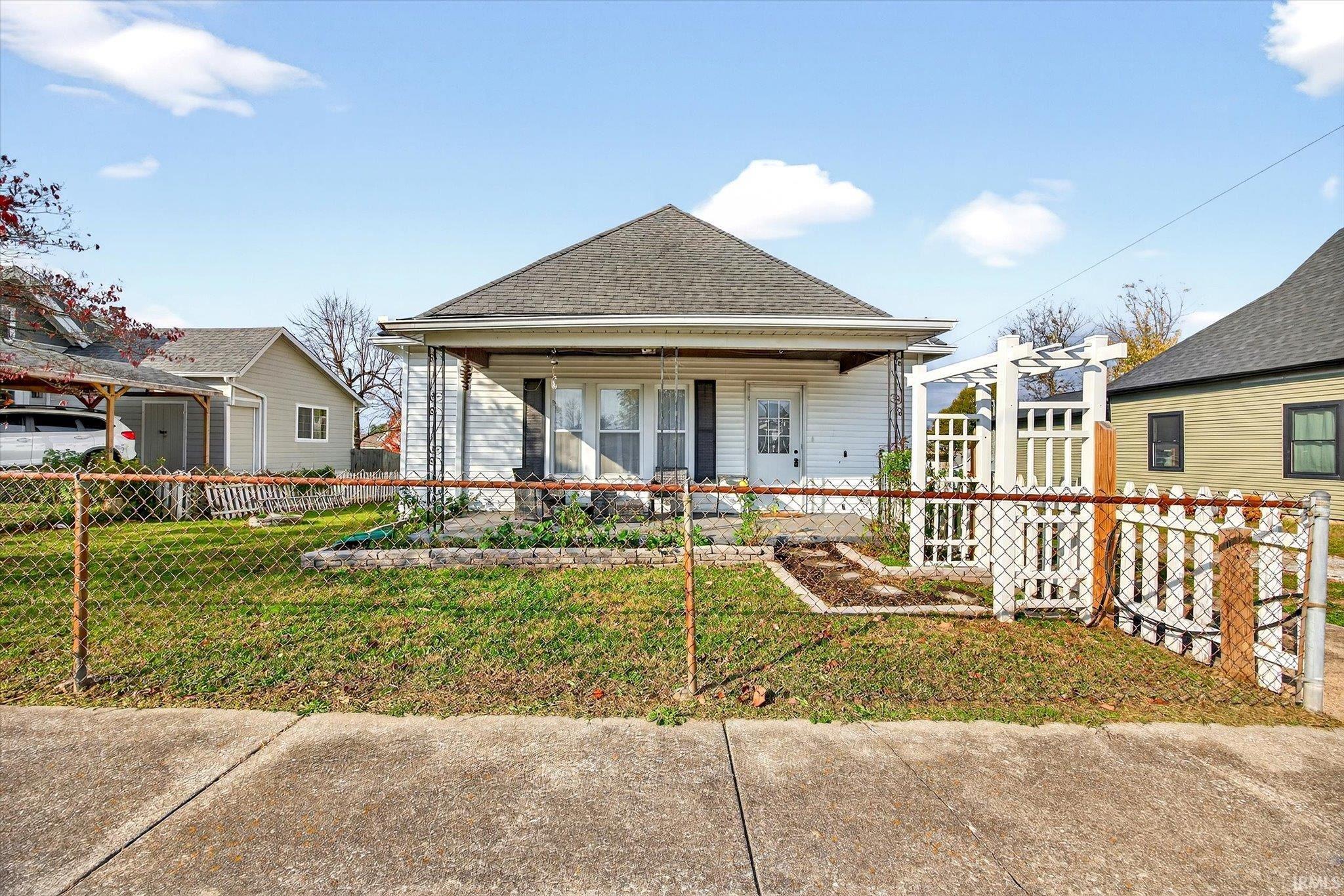 Homes for sale in Bedford, IN | 1117 P St, Bedford, IN 47421 | MLS# 202544493