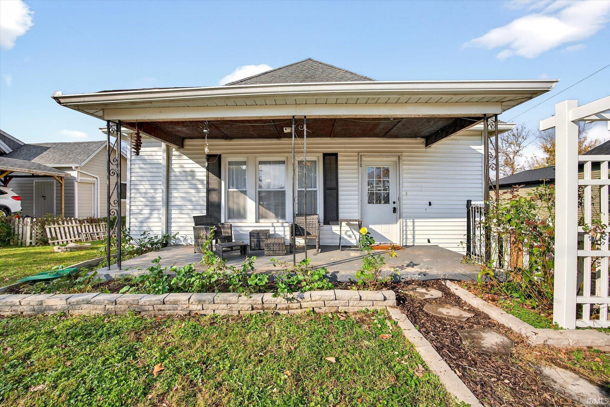 Homes for sale in Bedford, IN | 1117 P St, Bedford, IN 47421 | MLS# 202544493