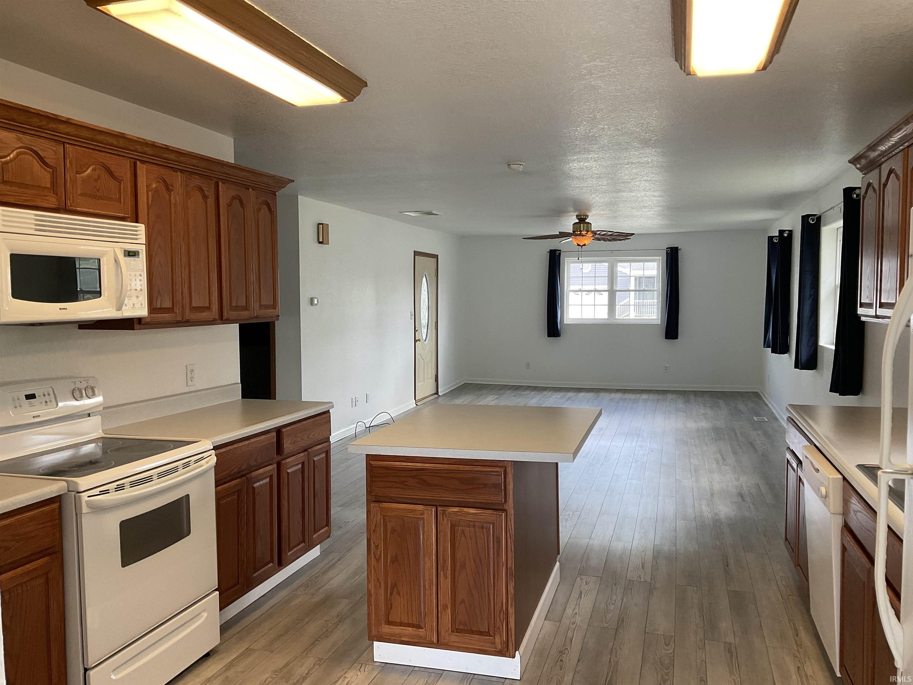 Photo 3 of 107 N Rufus Street