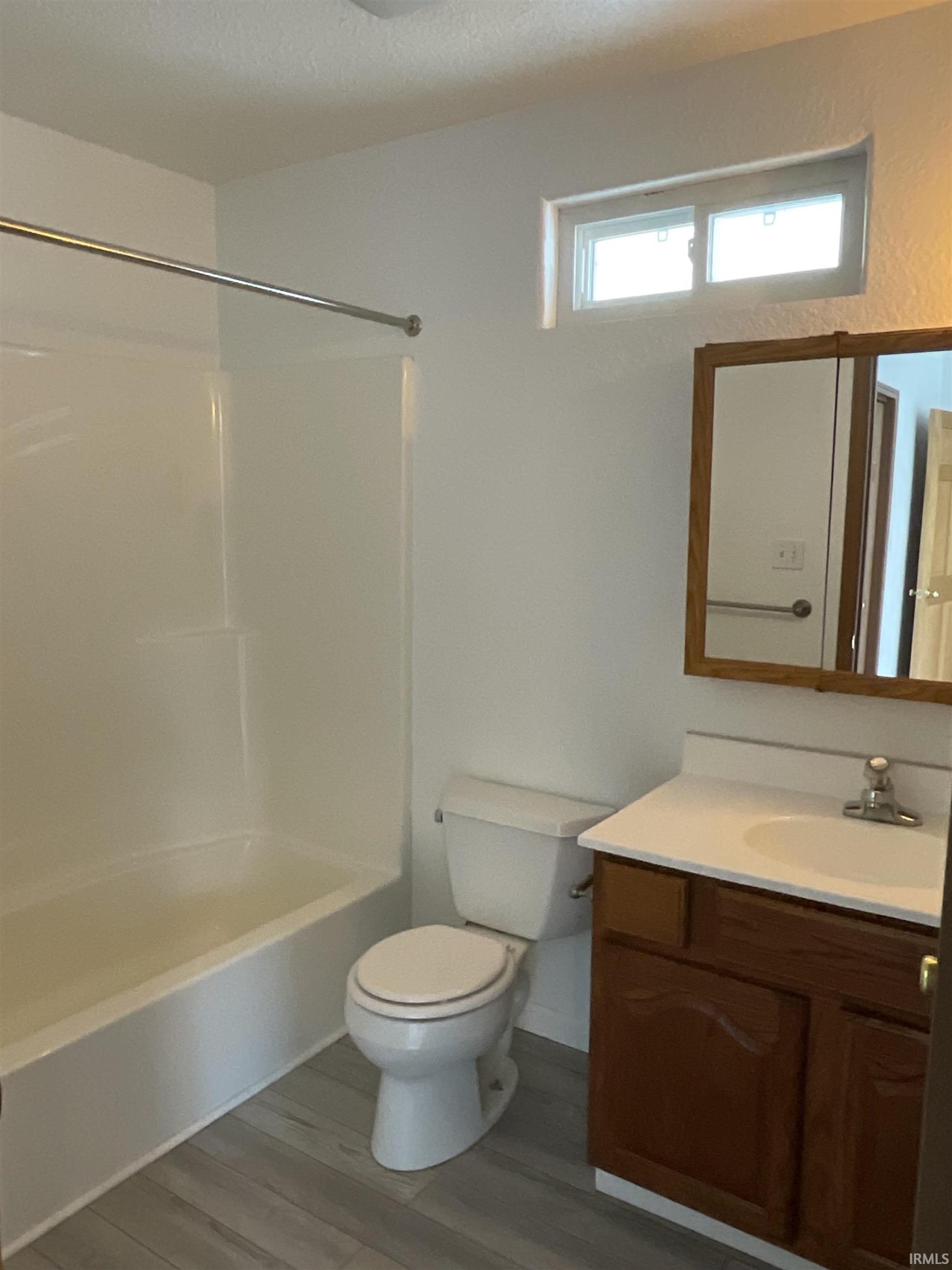 Photo 6 of 107 N Rufus Street