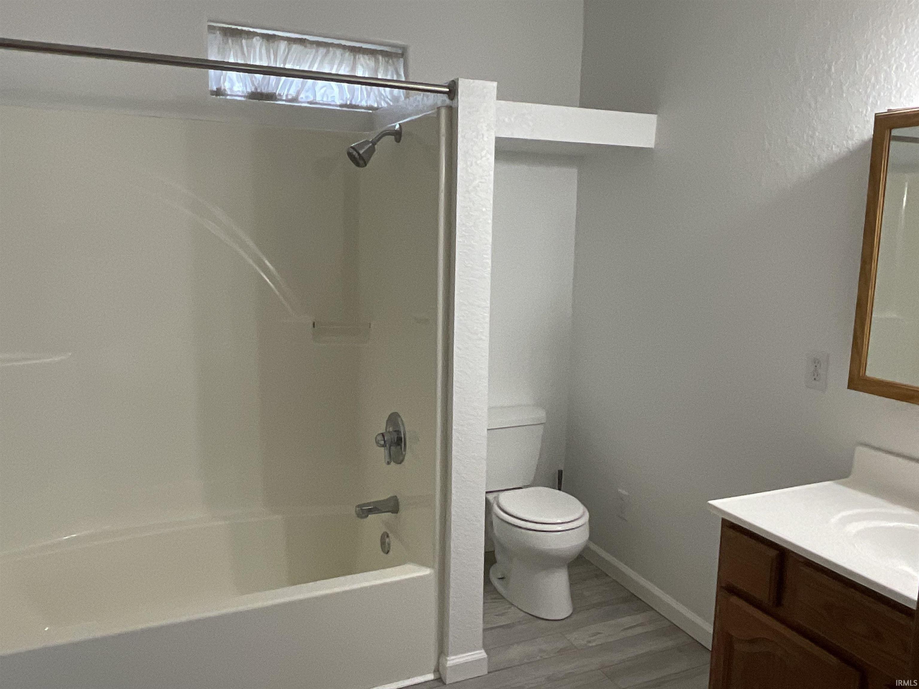 Photo 8 of 107 N Rufus Street