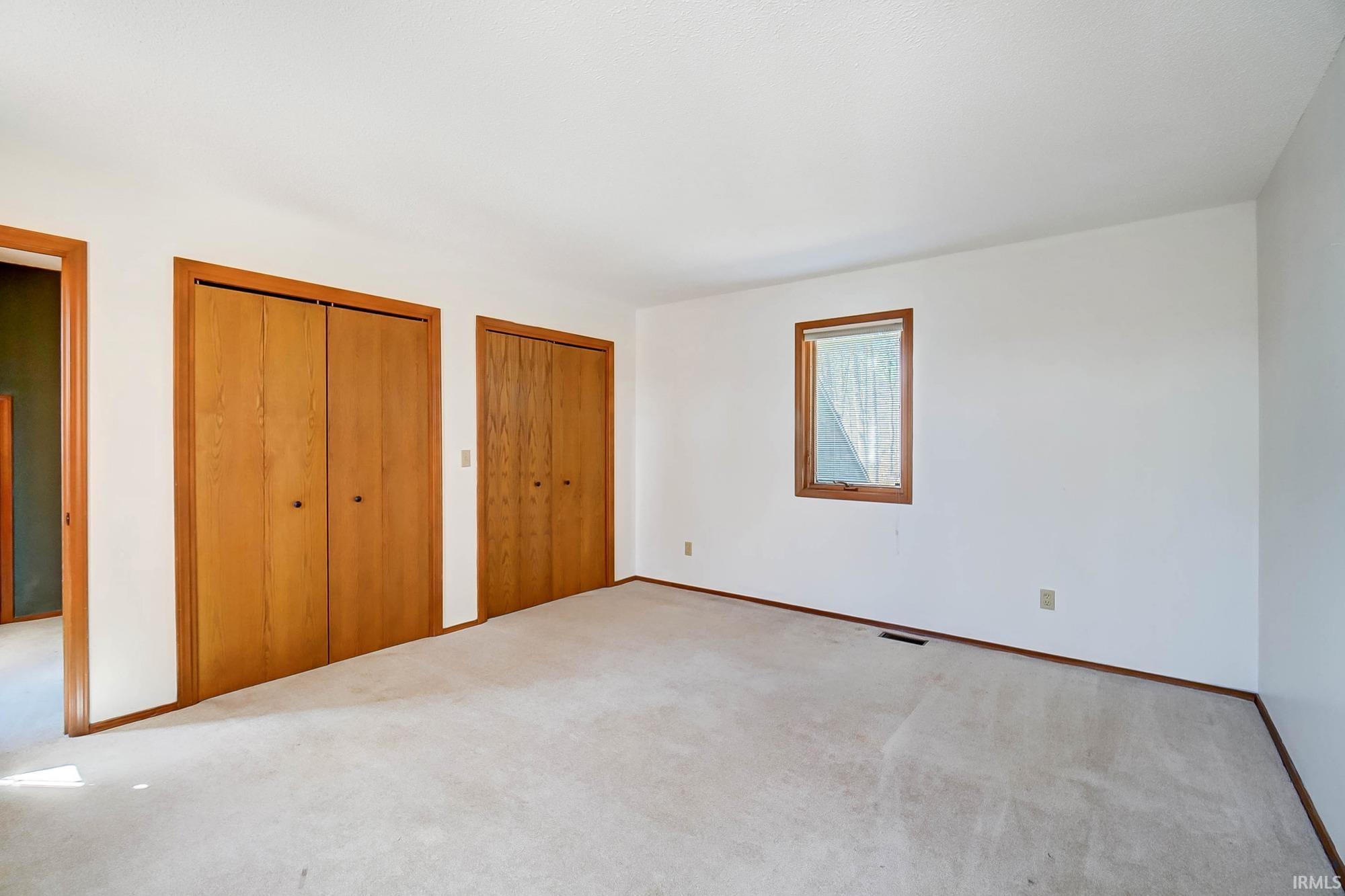 Photo 26 of 704 Oaktree Court