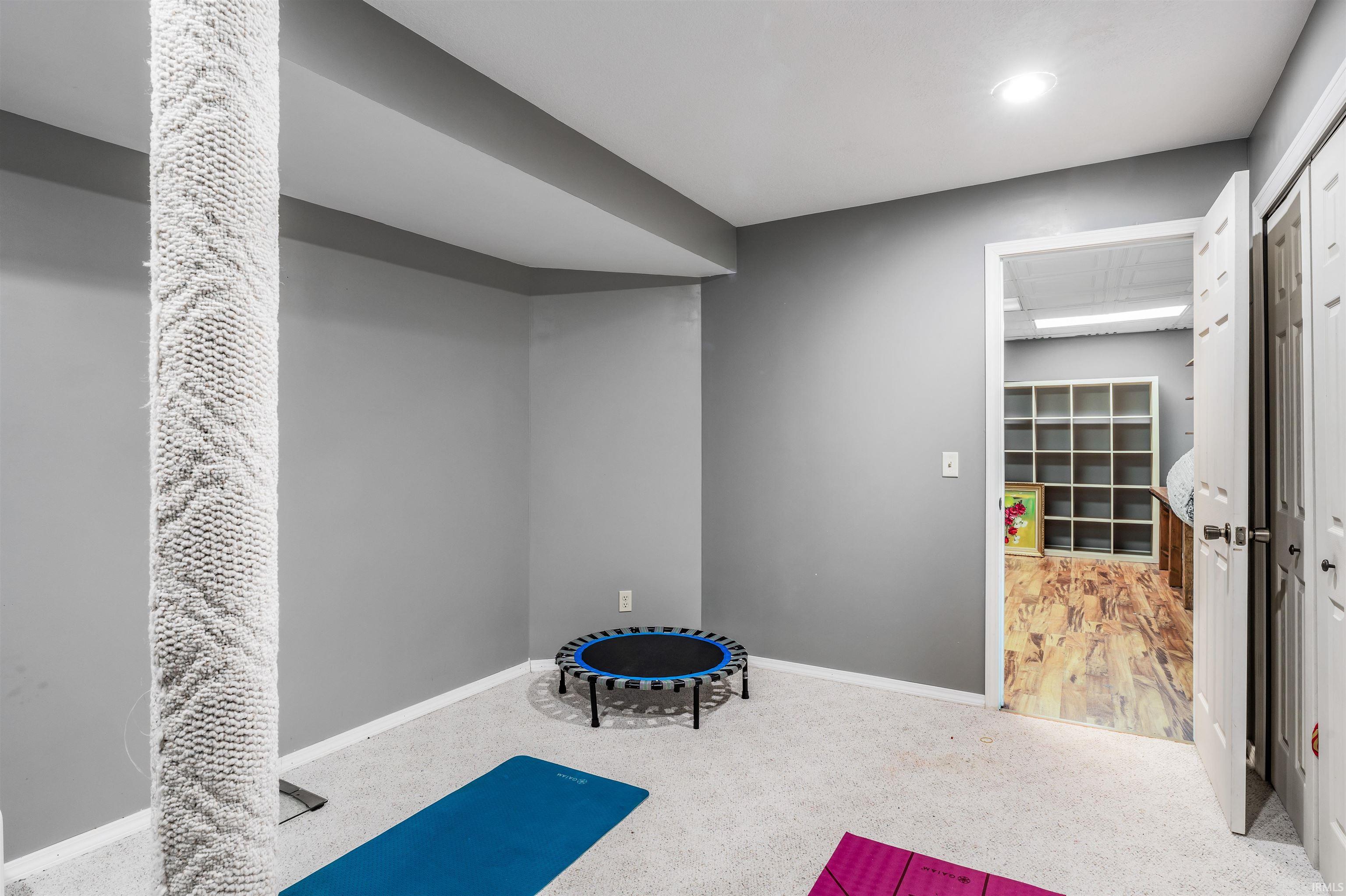 Photo 30 of 704 Oaktree Court