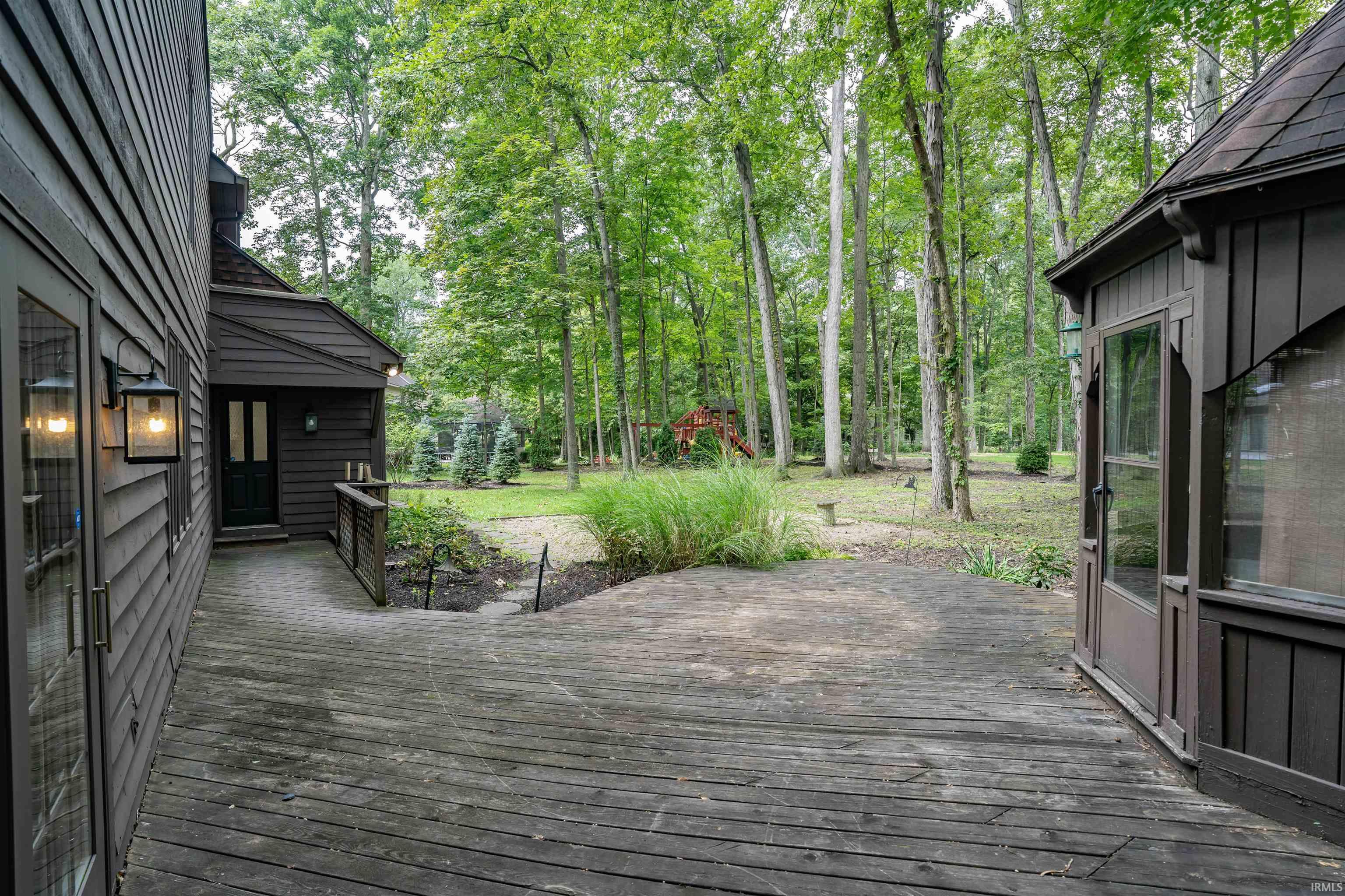 Photo 33 of 704 Oaktree Court