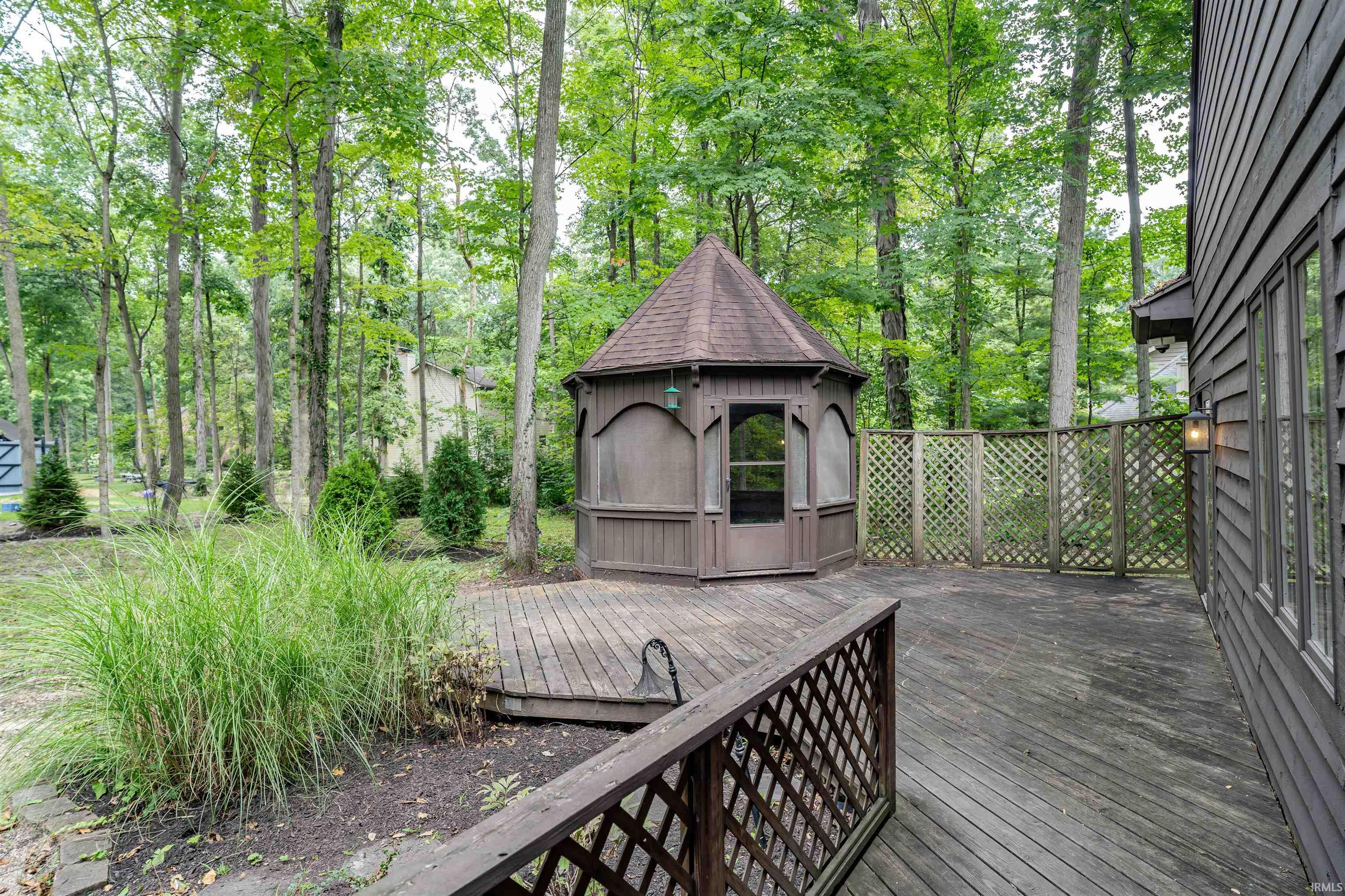 Photo 34 of 704 Oaktree Court