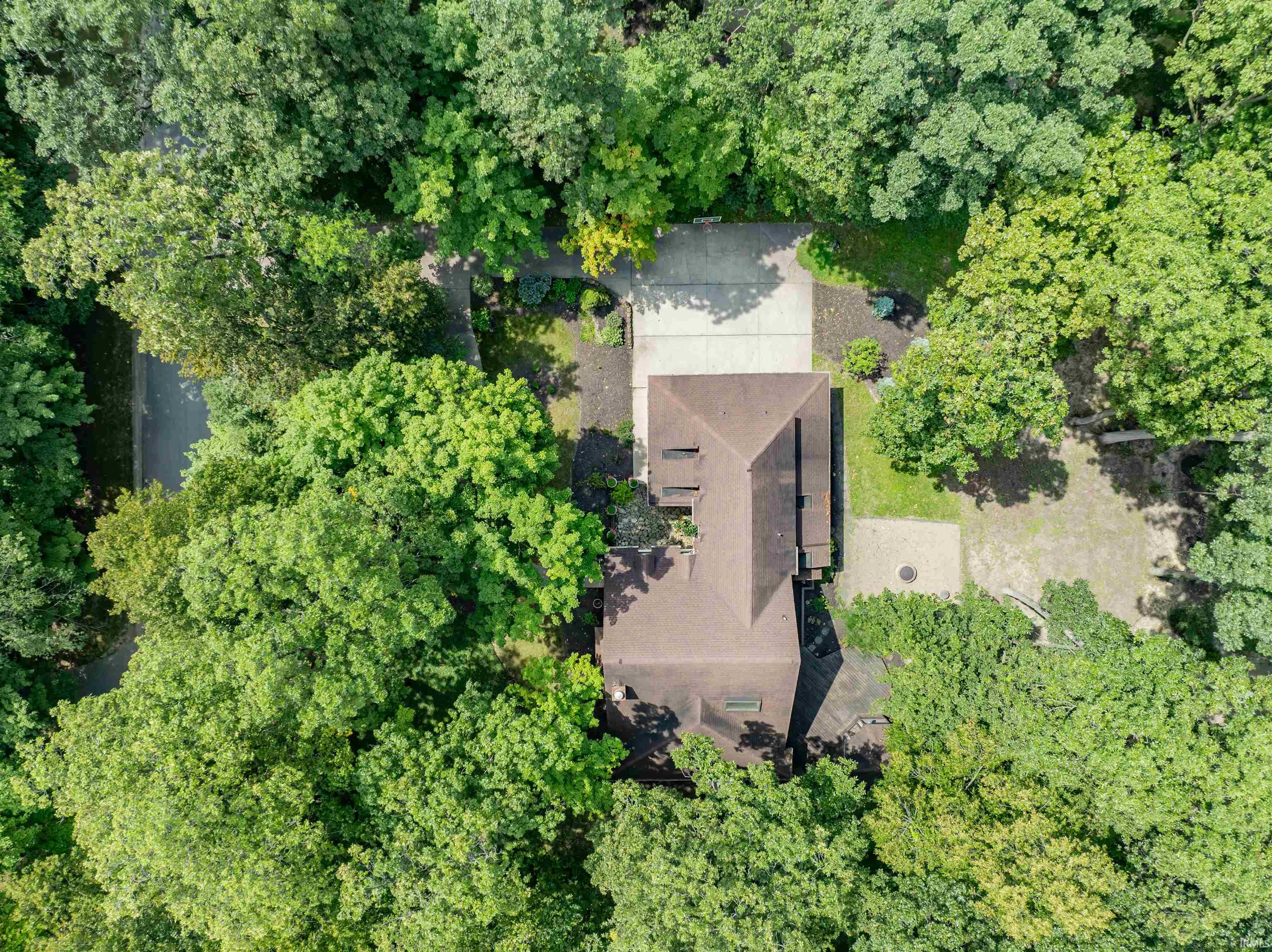 Photo 35 of 704 Oaktree Court