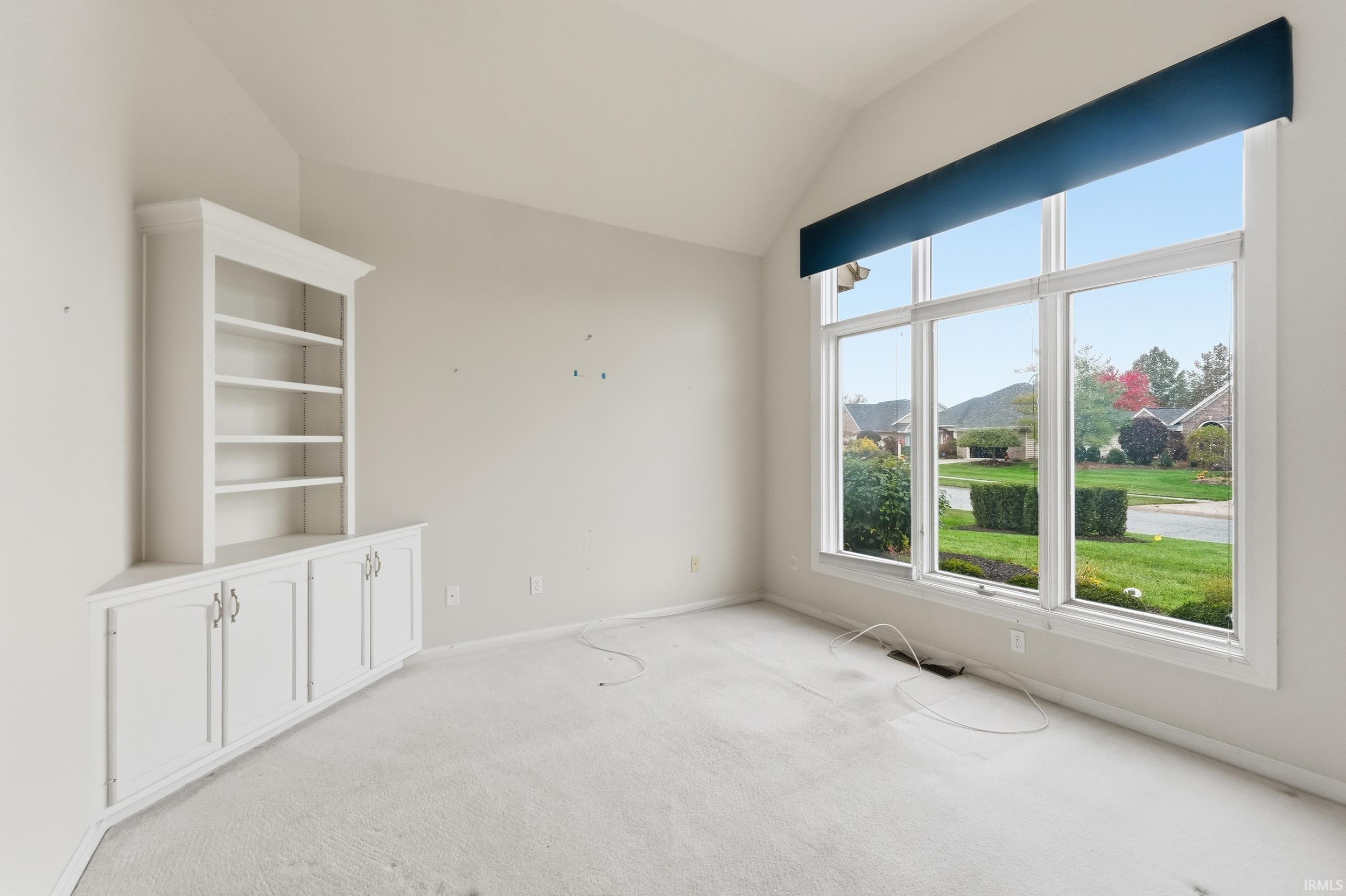 Photo 4 of 11231 Creekwood Drive