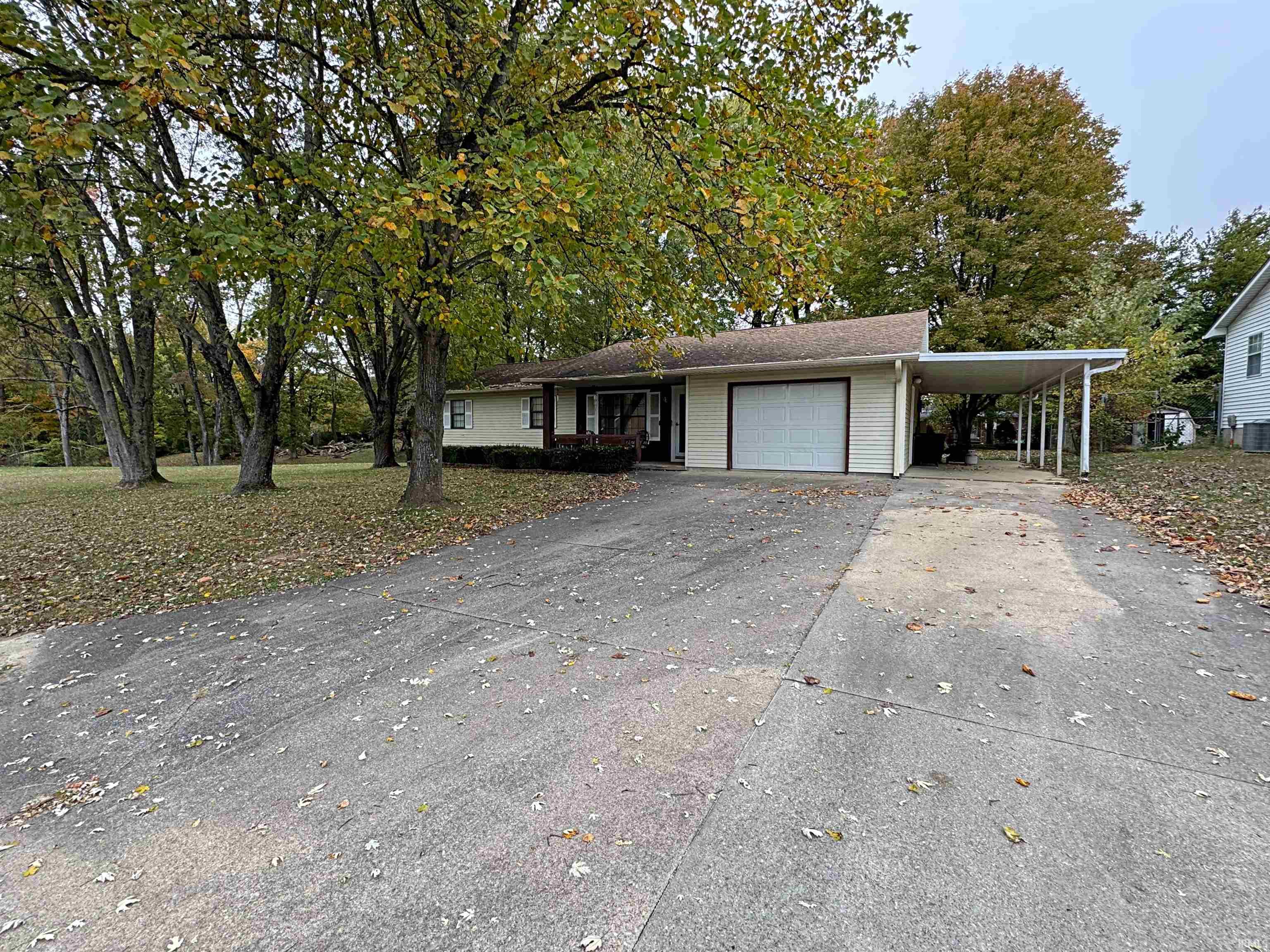 Homes for sale in Washington, IN | 5 Kelly Dr, Washington, IN 47501 | MLS# 202544532