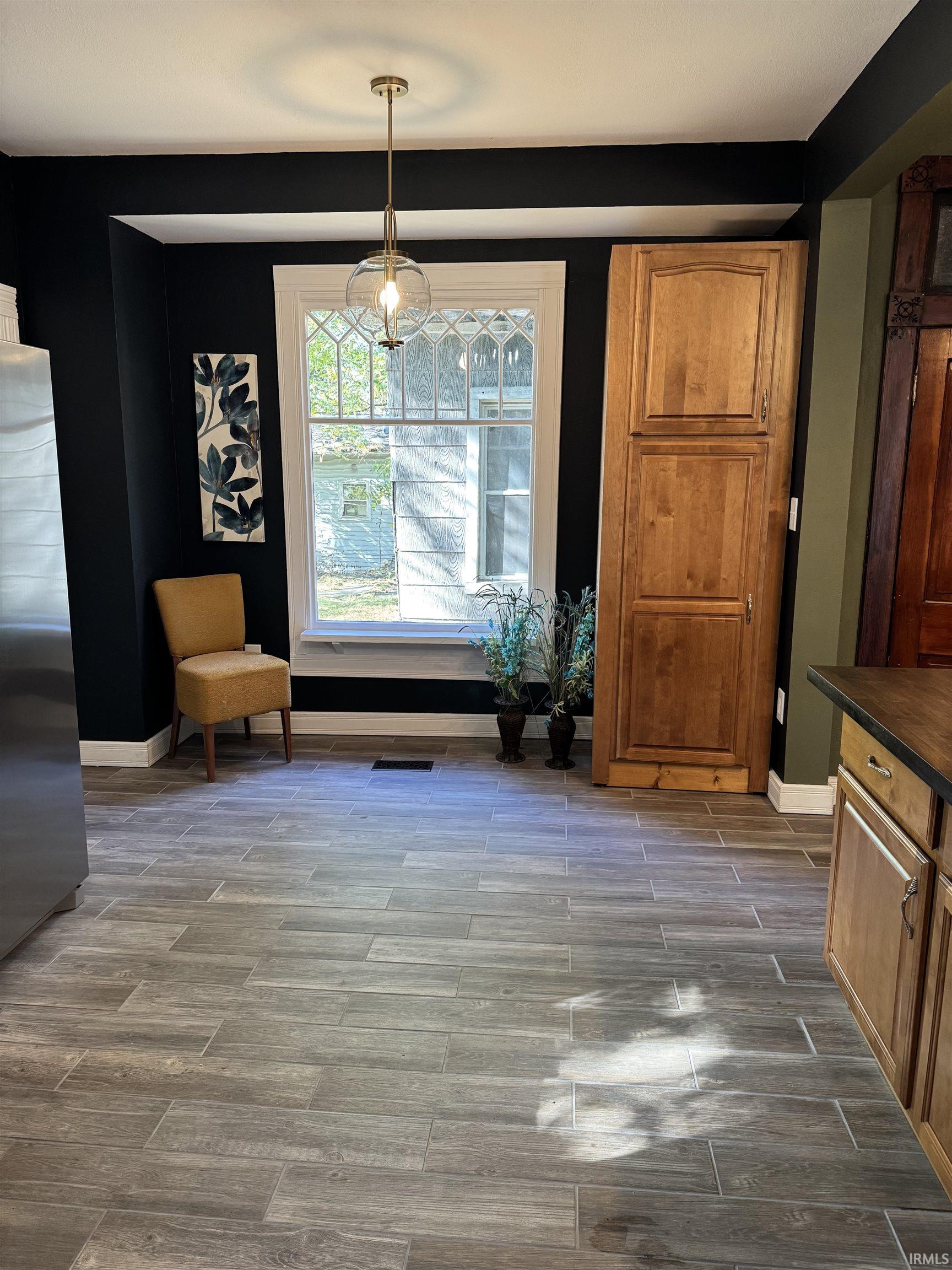 Photo 11 of 35 E Sinclair Street