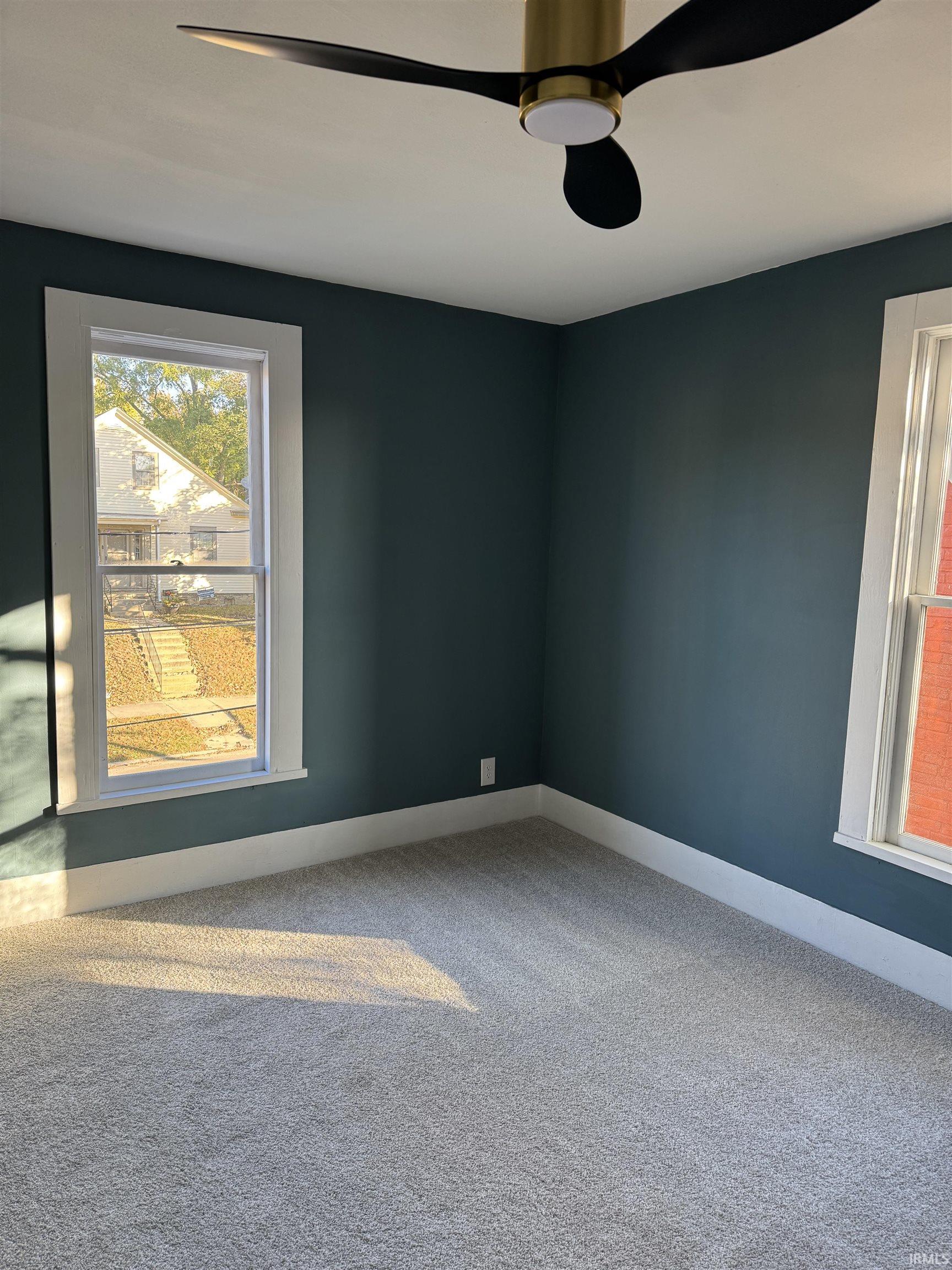 Photo 21 of 35 E Sinclair Street