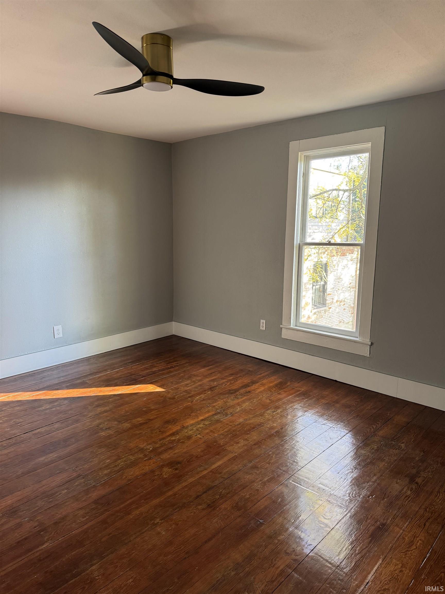 Photo 22 of 35 E Sinclair Street