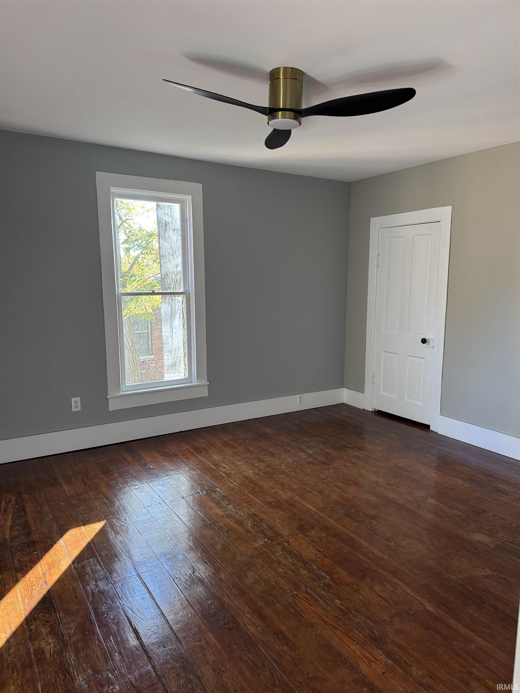 Photo 23 of 35 E Sinclair Street