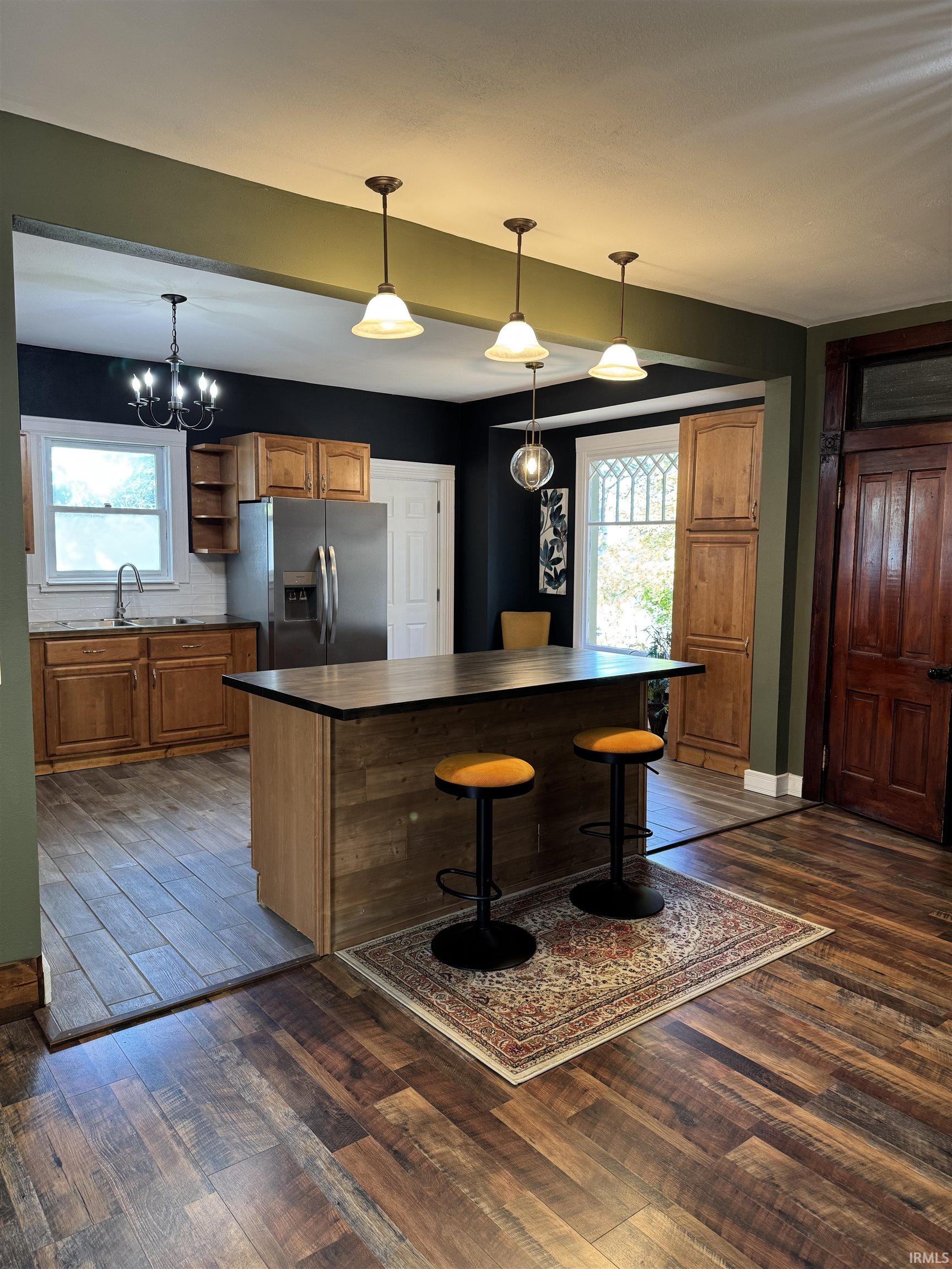 Photo 8 of 35 E Sinclair Street