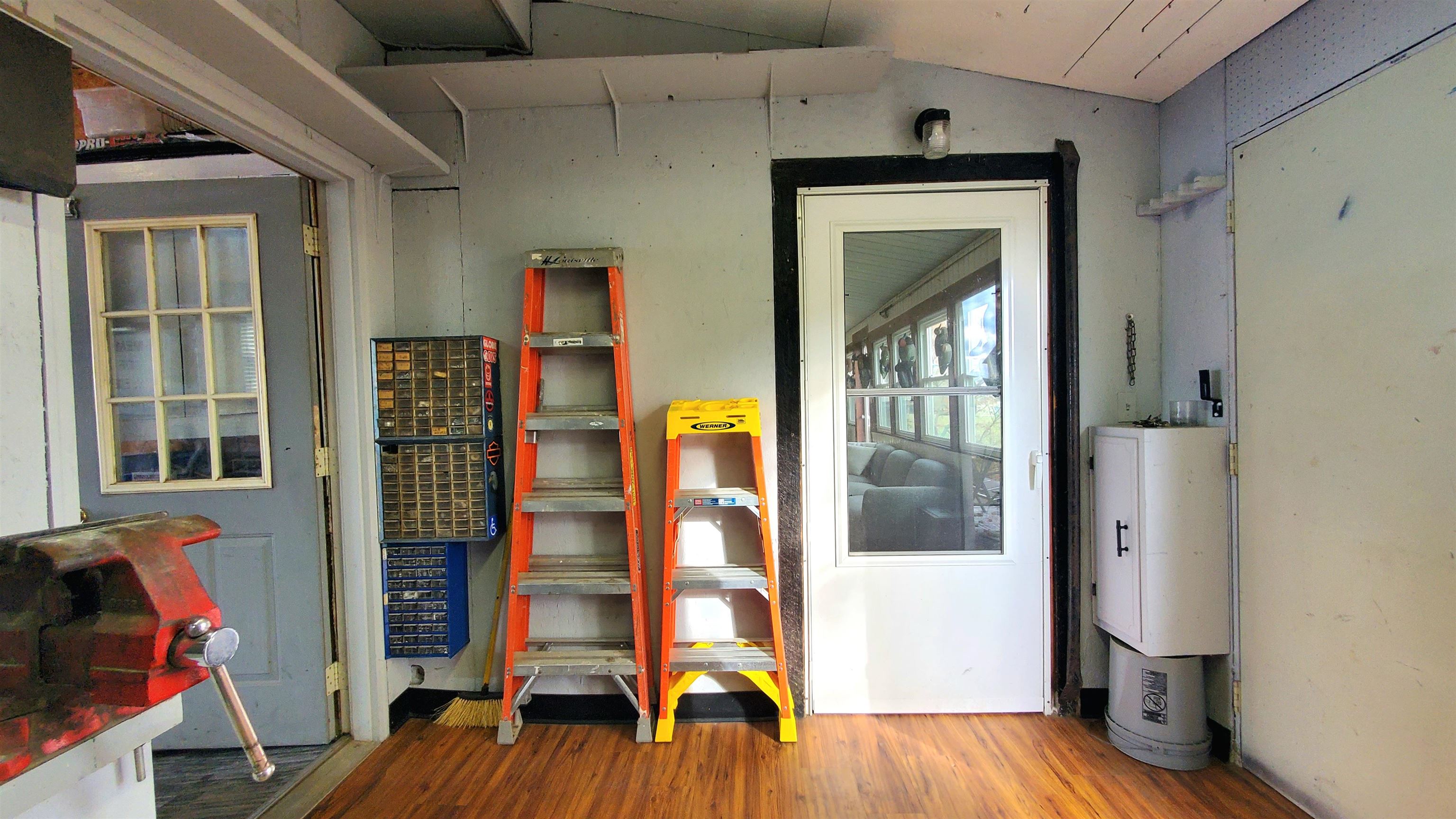 Photo 25 of 8618 Hoagland Road