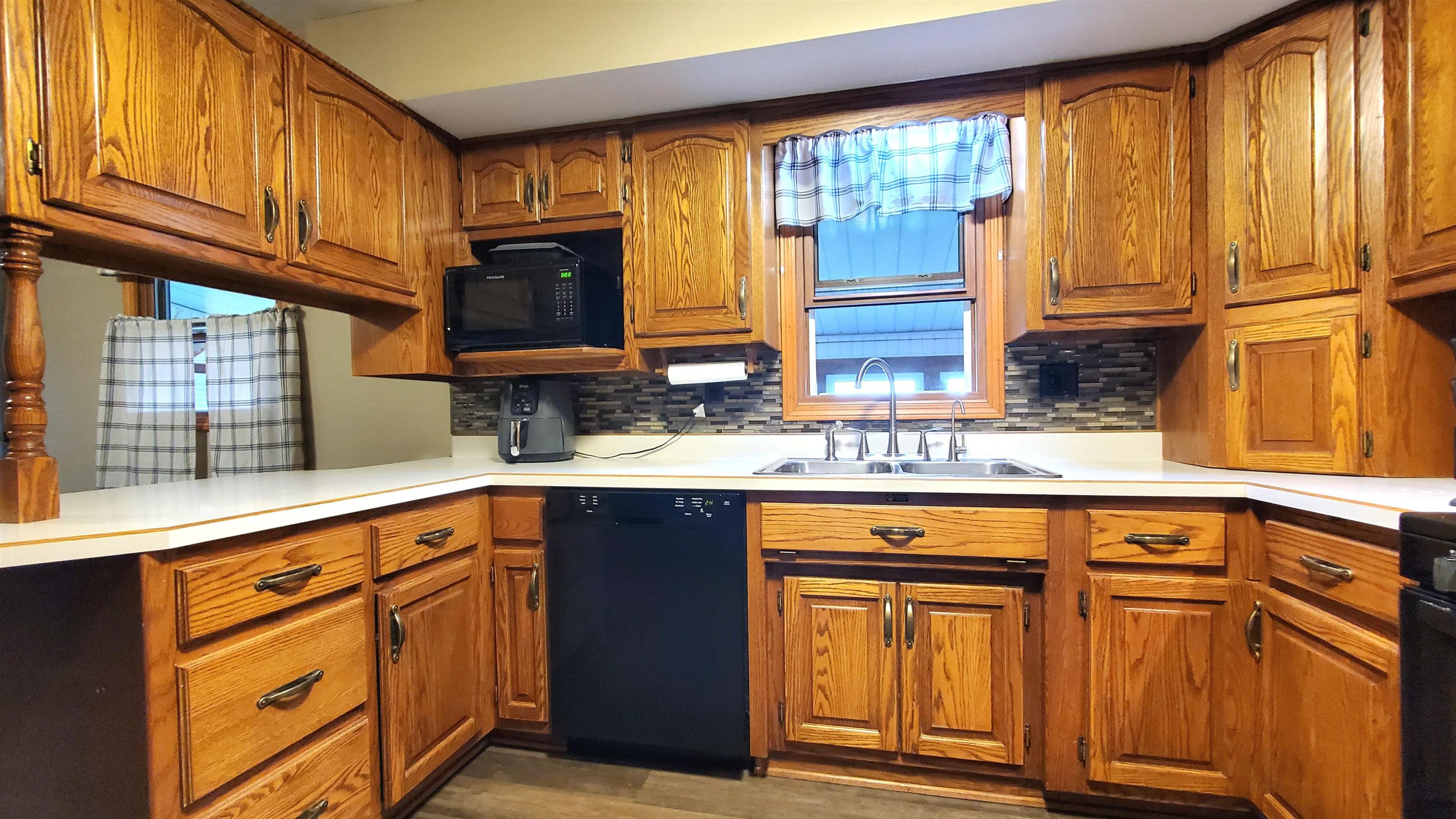 Photo 5 of 8618 Hoagland Road