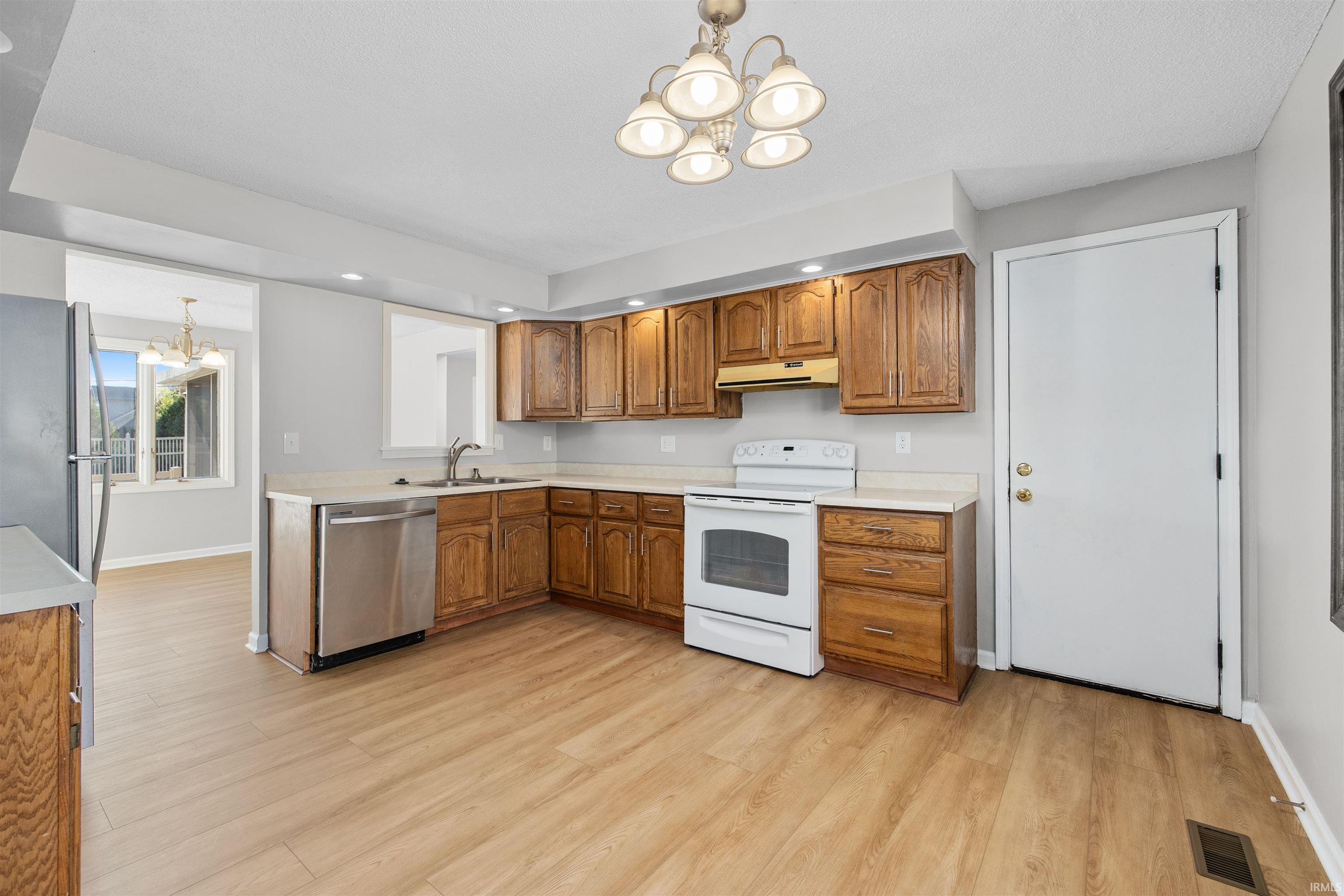 Photo 2 of 805 Wolverton Drive