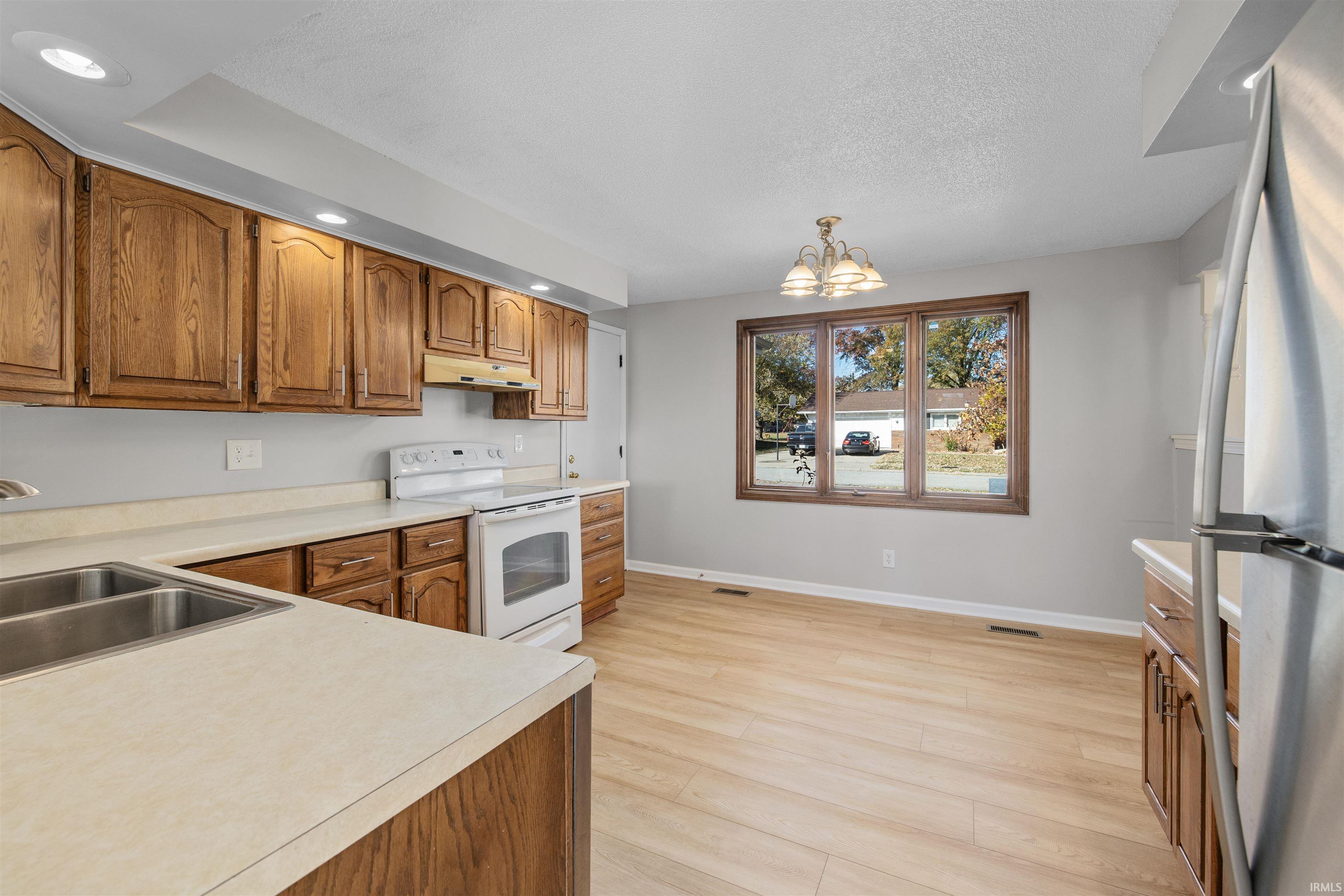 Photo 8 of 805 Wolverton Drive