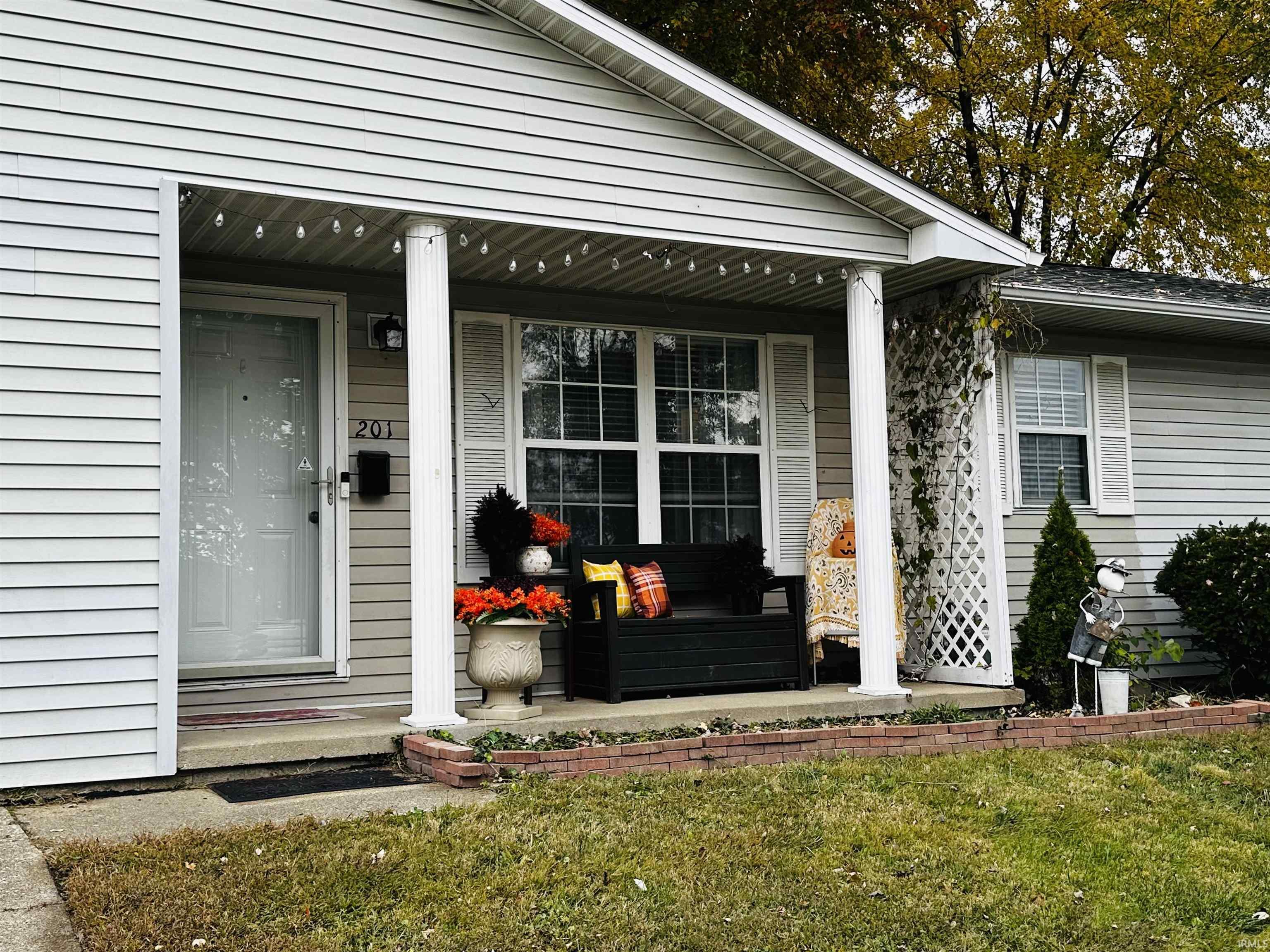 Homes for sale in Washington, IN | 201 Sw 3rd St, Washington, IN 47501 | MLS# 202544604