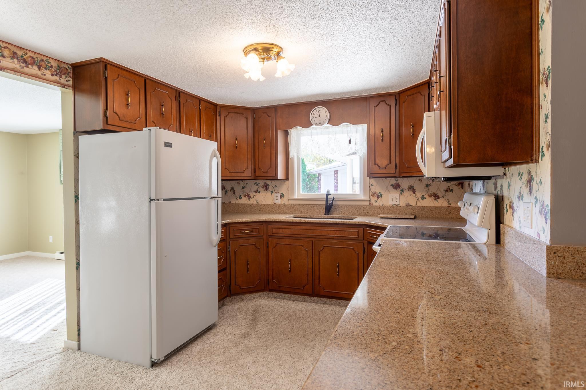 Photo 11 of 5460 N Broadway Street