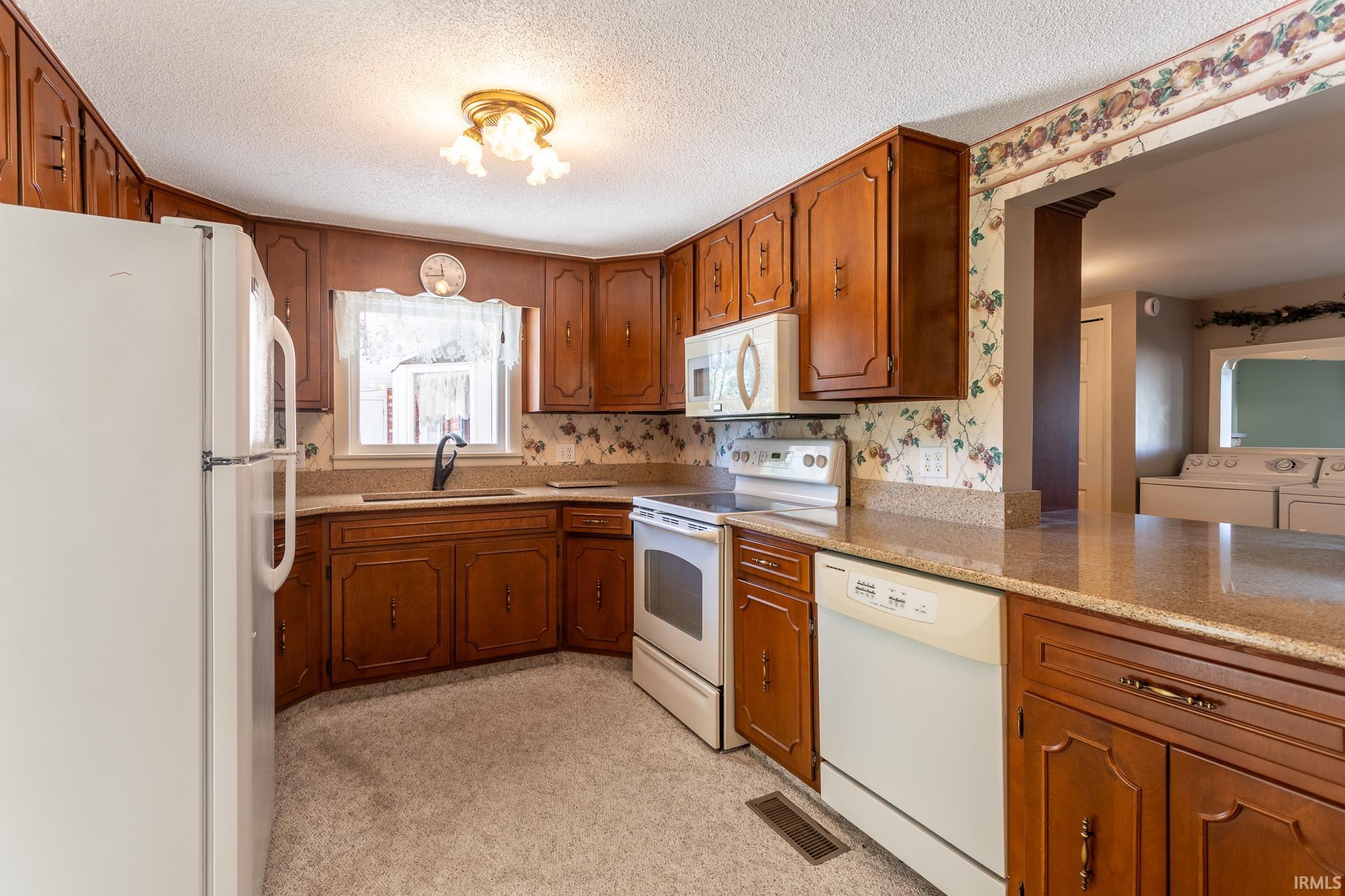 Photo 12 of 5460 N Broadway Street