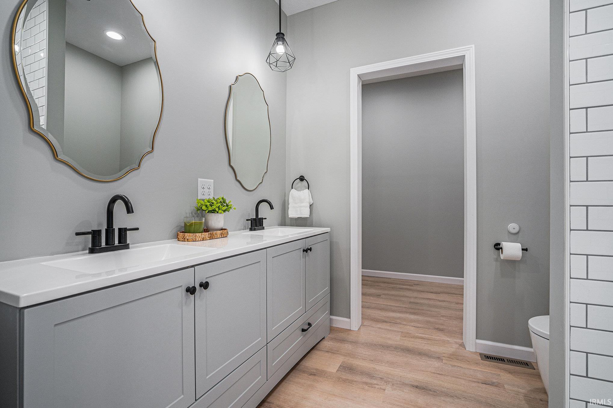 Photo 7 of 102 S Seventh Street