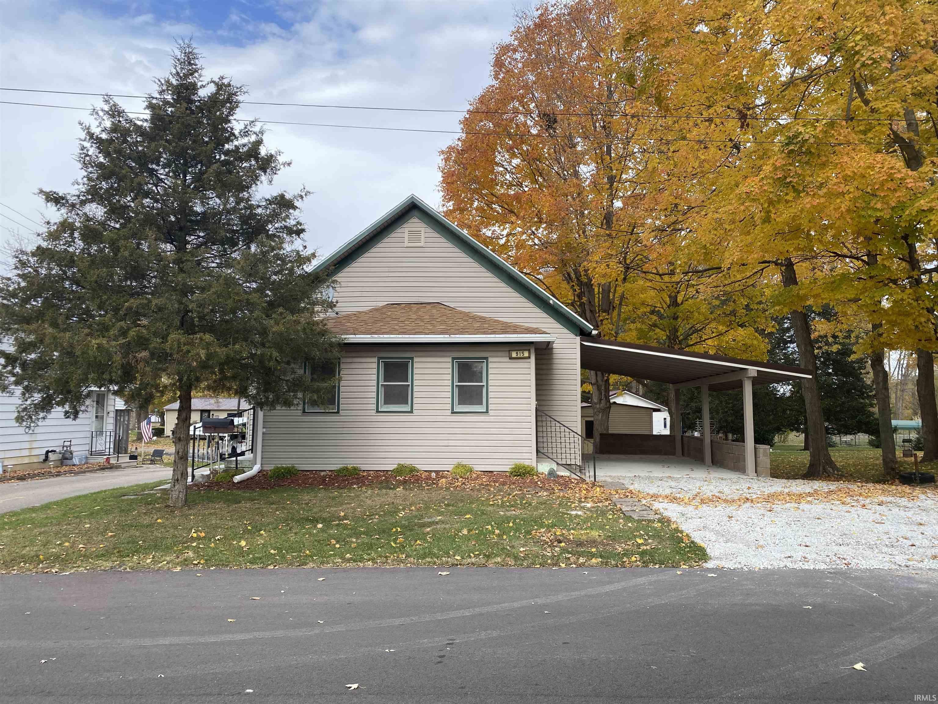 Photo 0 of 915 E Garfield Street