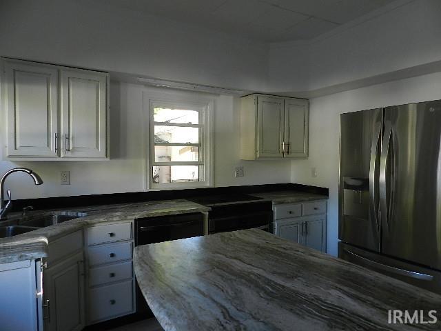 Photo 12 of 915 E Garfield Street